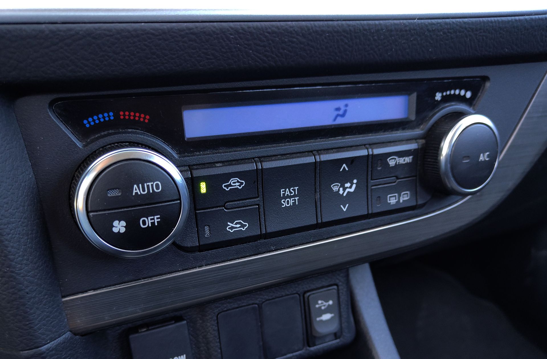 Toyota Auris 90D Feel! - foto 27