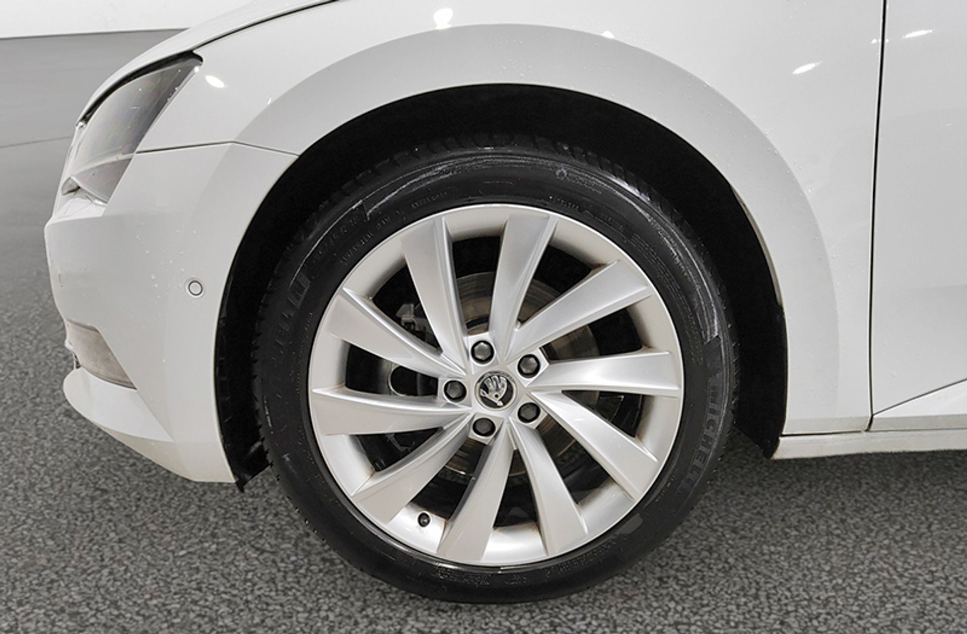 Škoda Superb 1.4 TSI Style DSG - foto 39