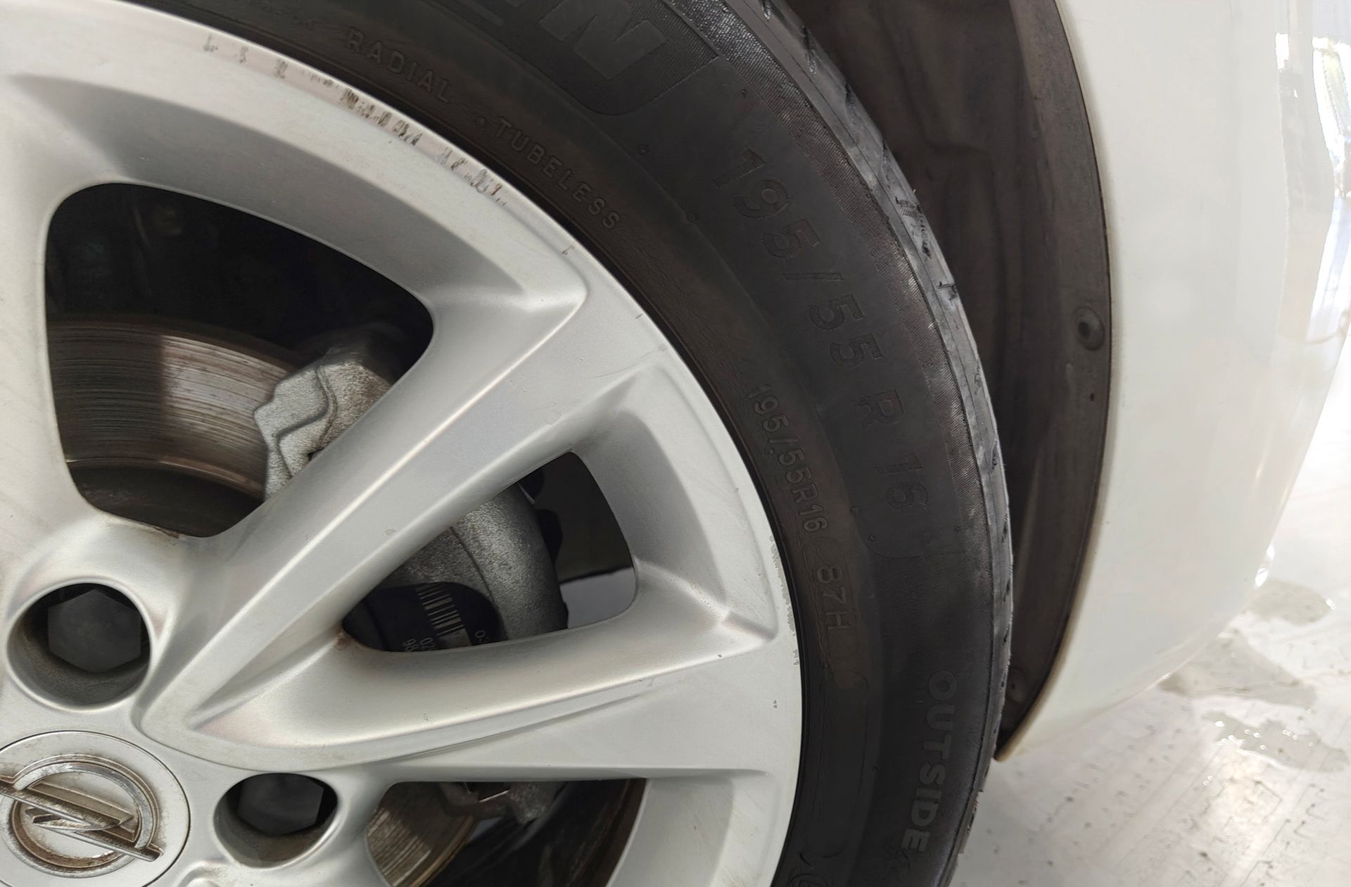 Opel Corsa 1.2 XEL Edition - foto 32