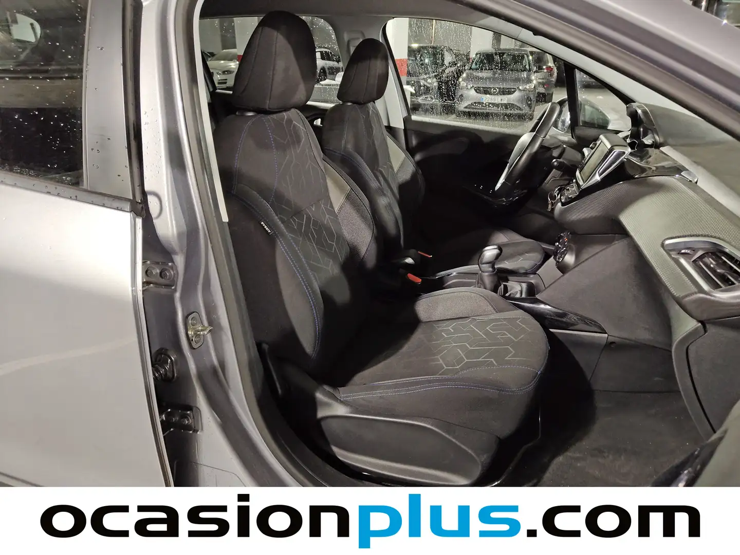 Foto Peugeot 2008 Peugeot 2008 BlueHDi 100 Signature (100 CV)