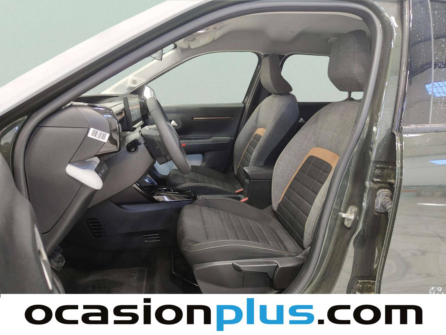 Foto asientos delanteros Citroën C3 Aircross Citroën C3 Aircross Hybrid 145 Plus e-DCS6 (145 CV)
