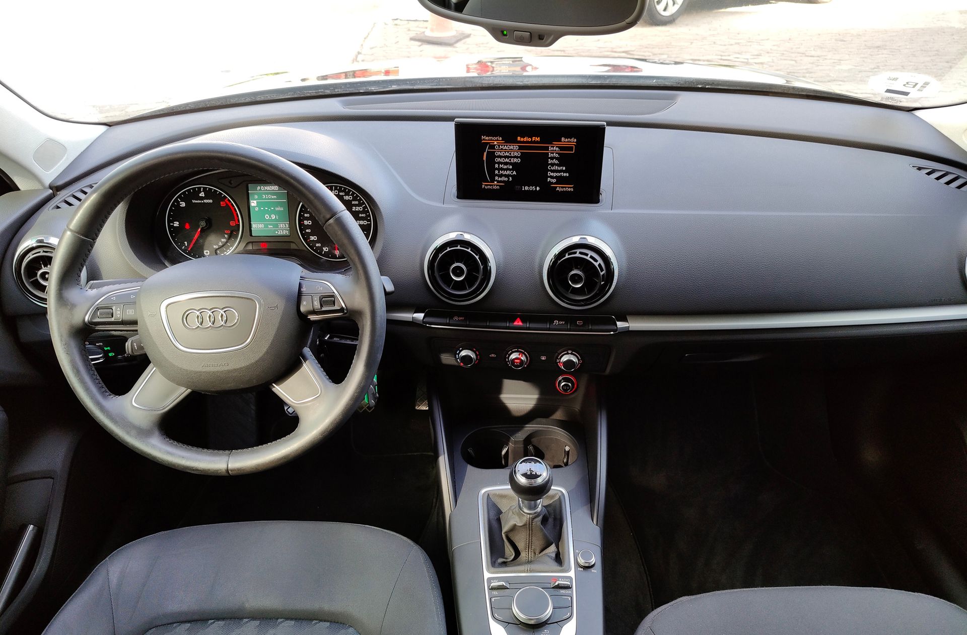 Audi A3 Attraction 1.6 TDI - foto 6