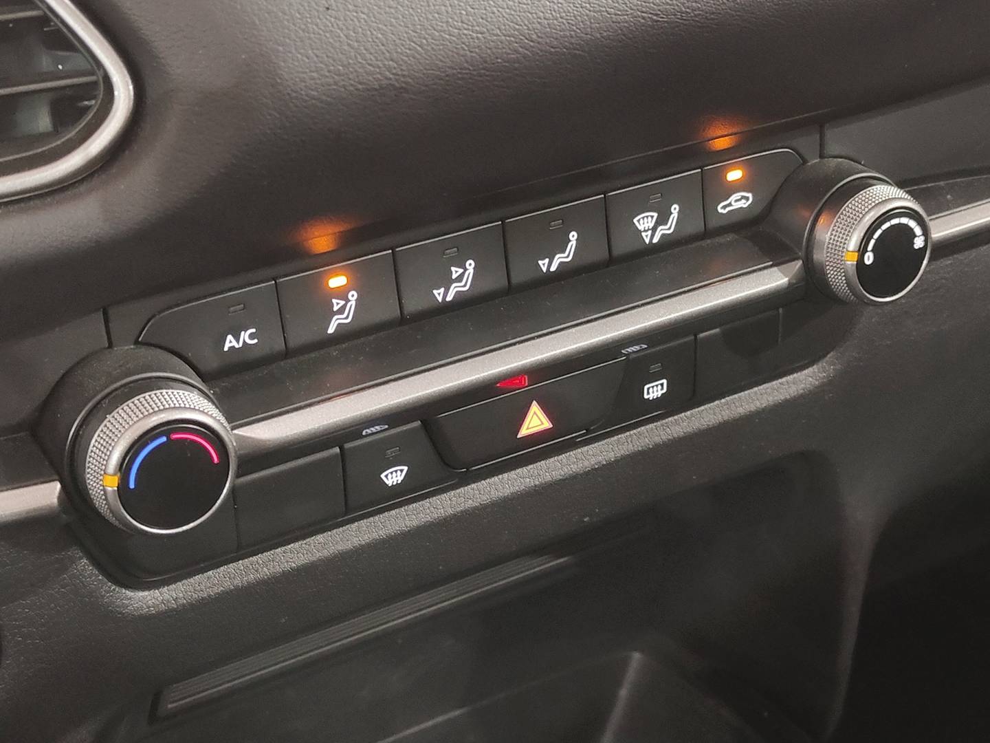 Foto Mazda CX-30 Mazda CX-30 e-SKY G MHEV Prime-line (140 CV)