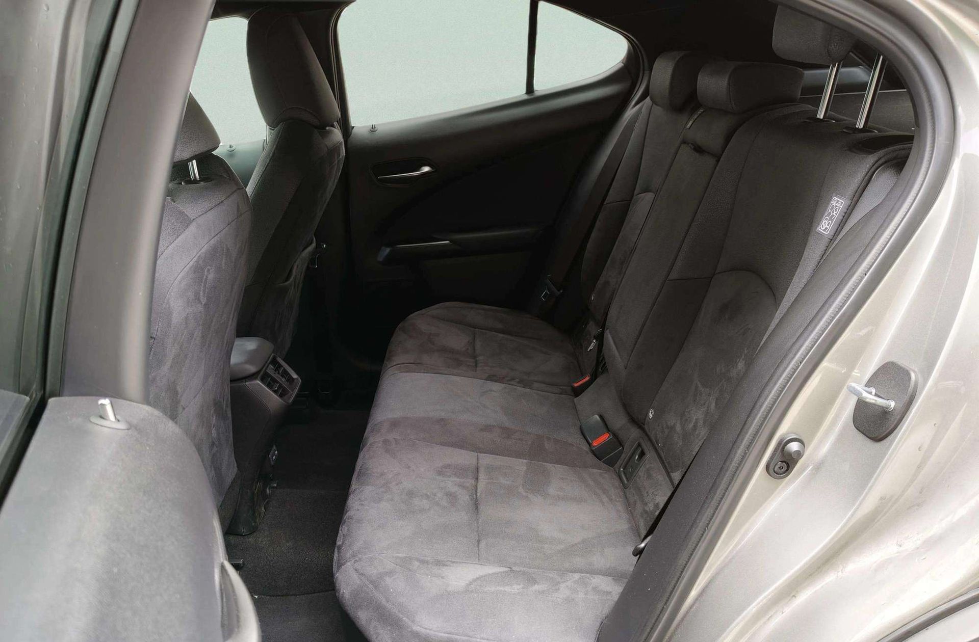 Lexus UX 250h Premium - foto 14