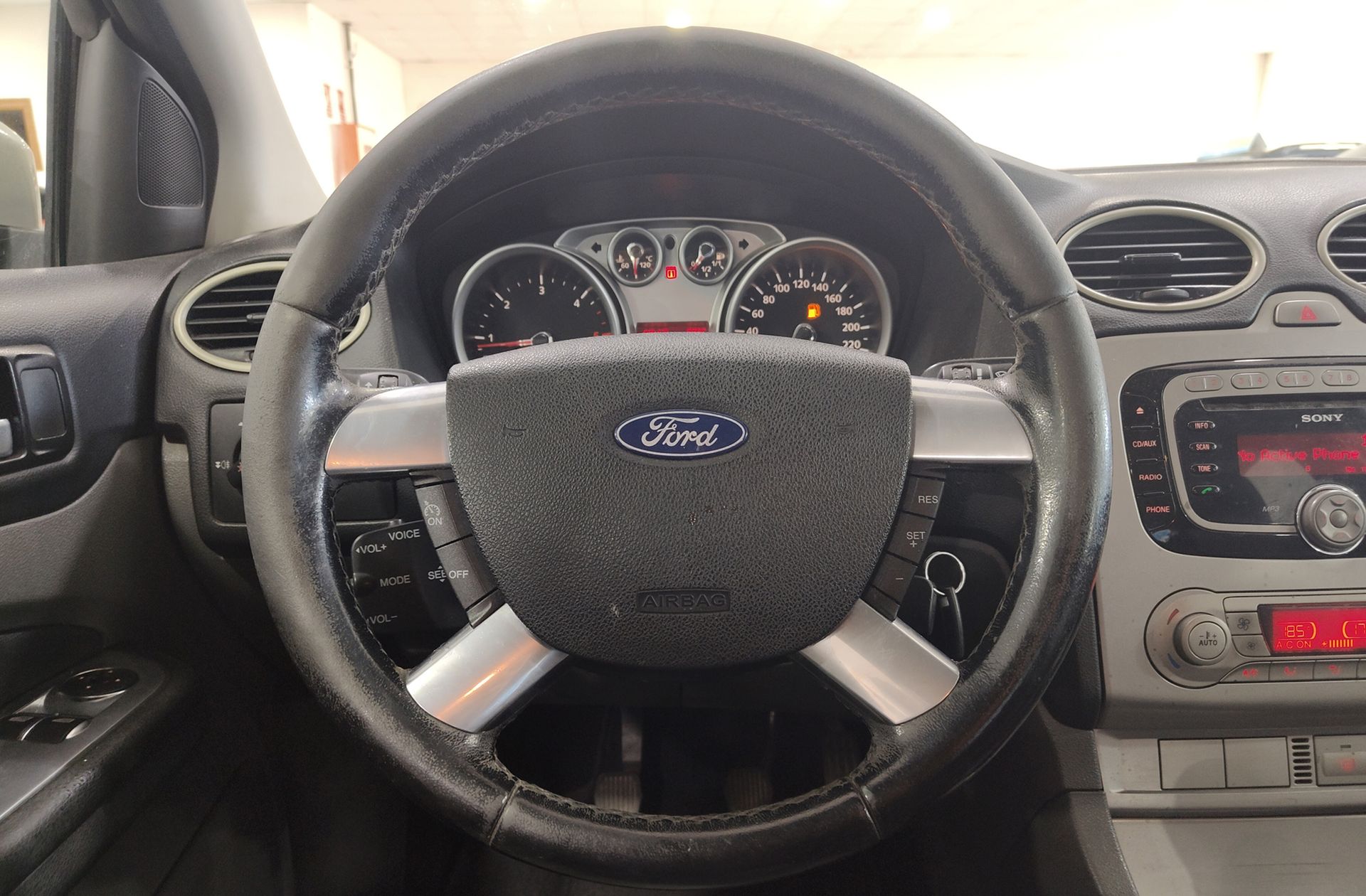 Ford Focus 1.6 TDCi Trend - foto 18