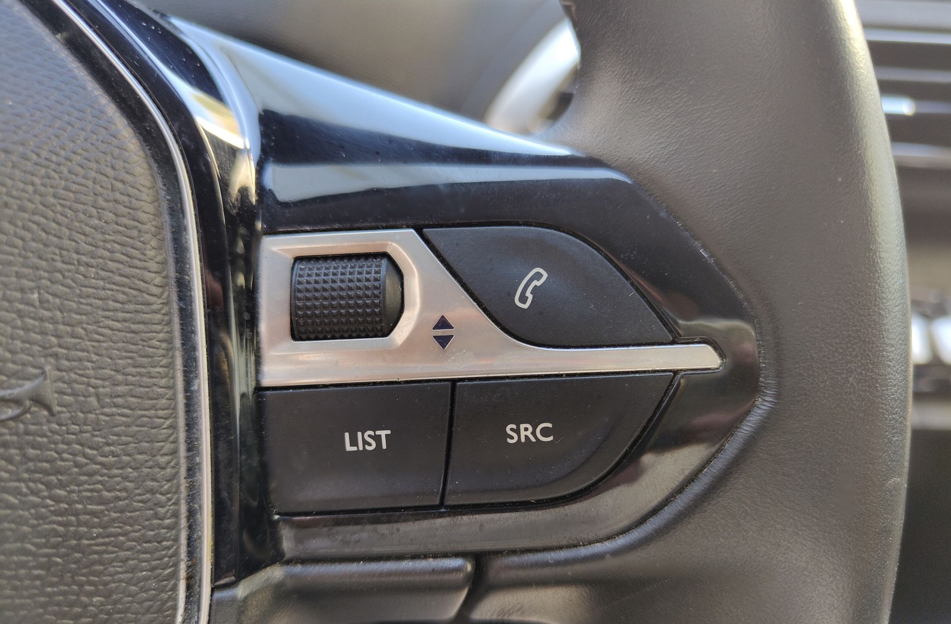Peugeot 5008 PureTech 130 Allure 7 plazas - foto 27