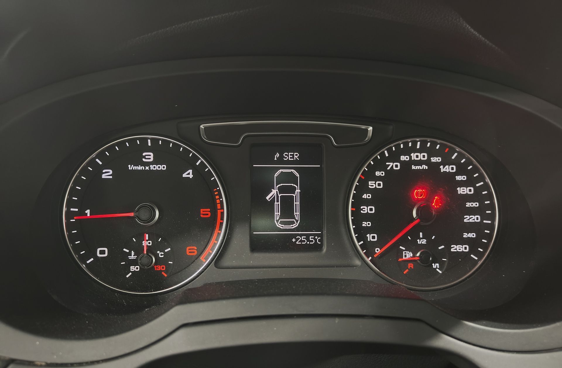 Audi Q3 2.0 TDI Attraction edition - foto 20