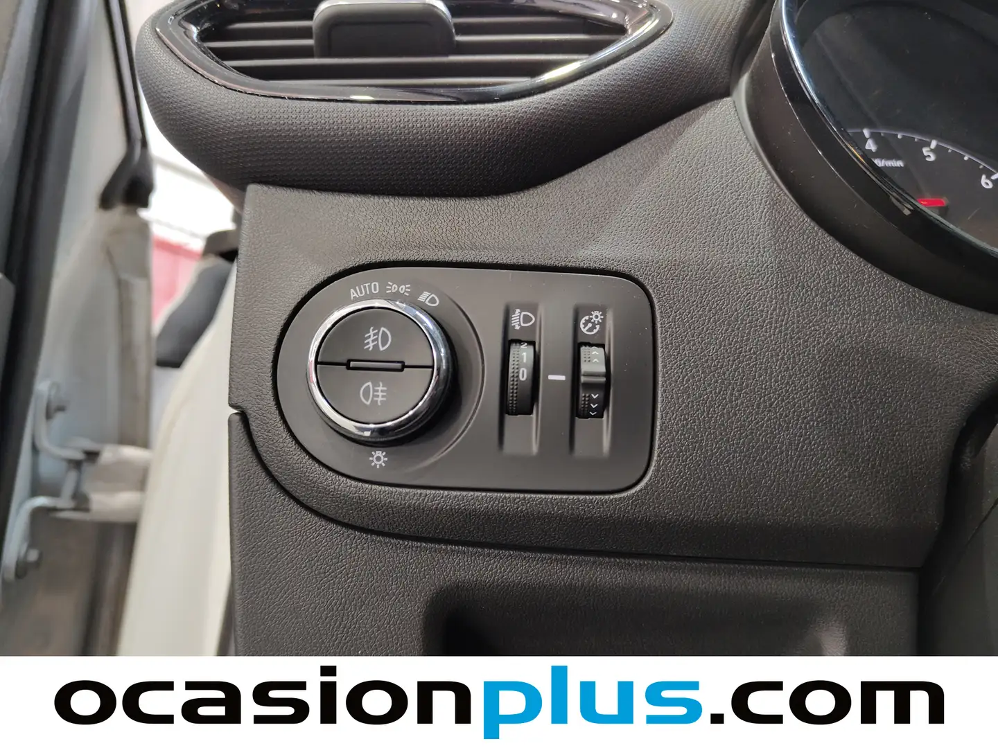 Foto Opel Crossland X Opel Crossland X 1.2 Edition Pro (81 CV) GLP