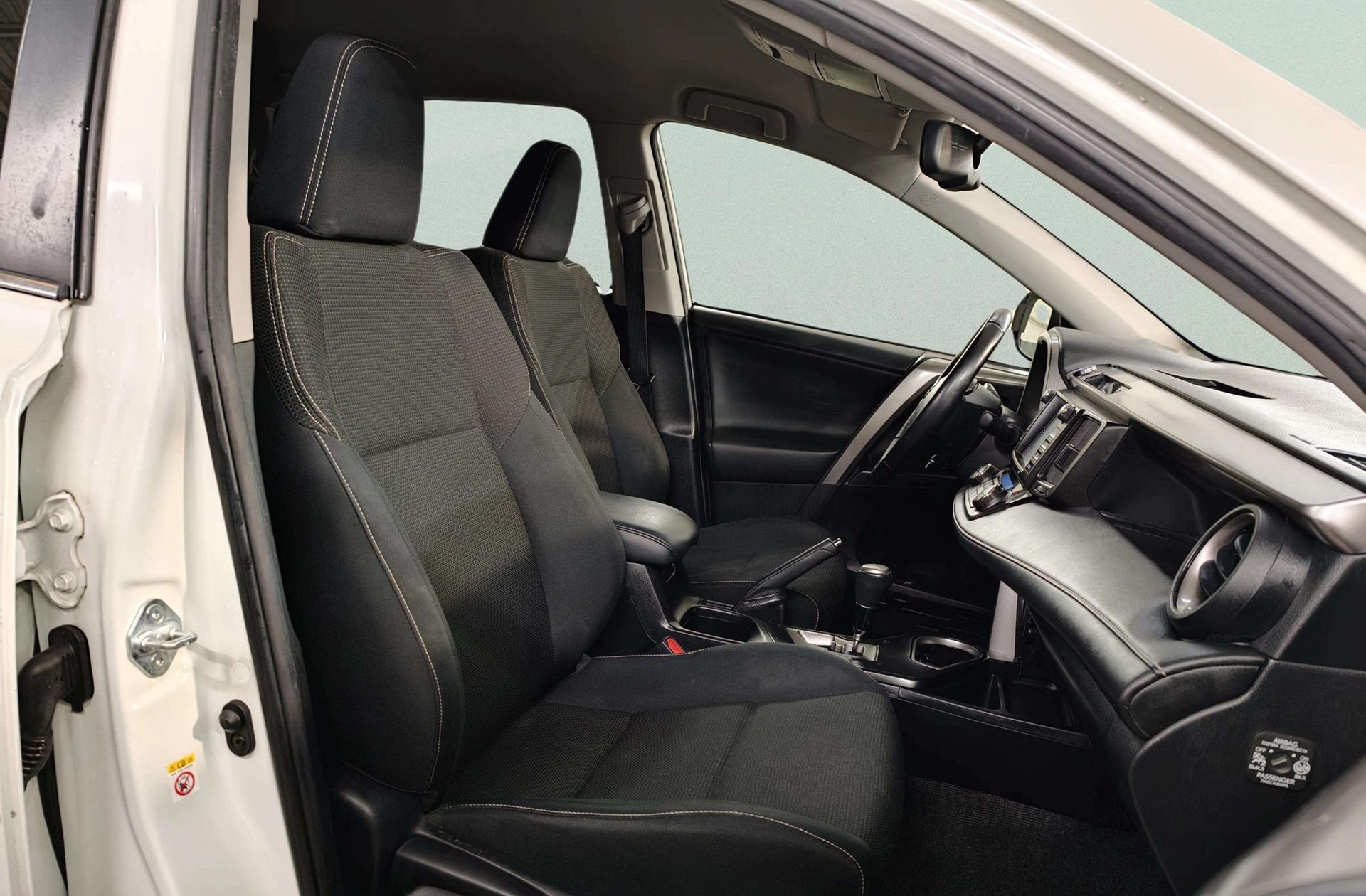 Toyota RAV4 2.5l hybrid Advance Pack Drive 2WD - foto 19