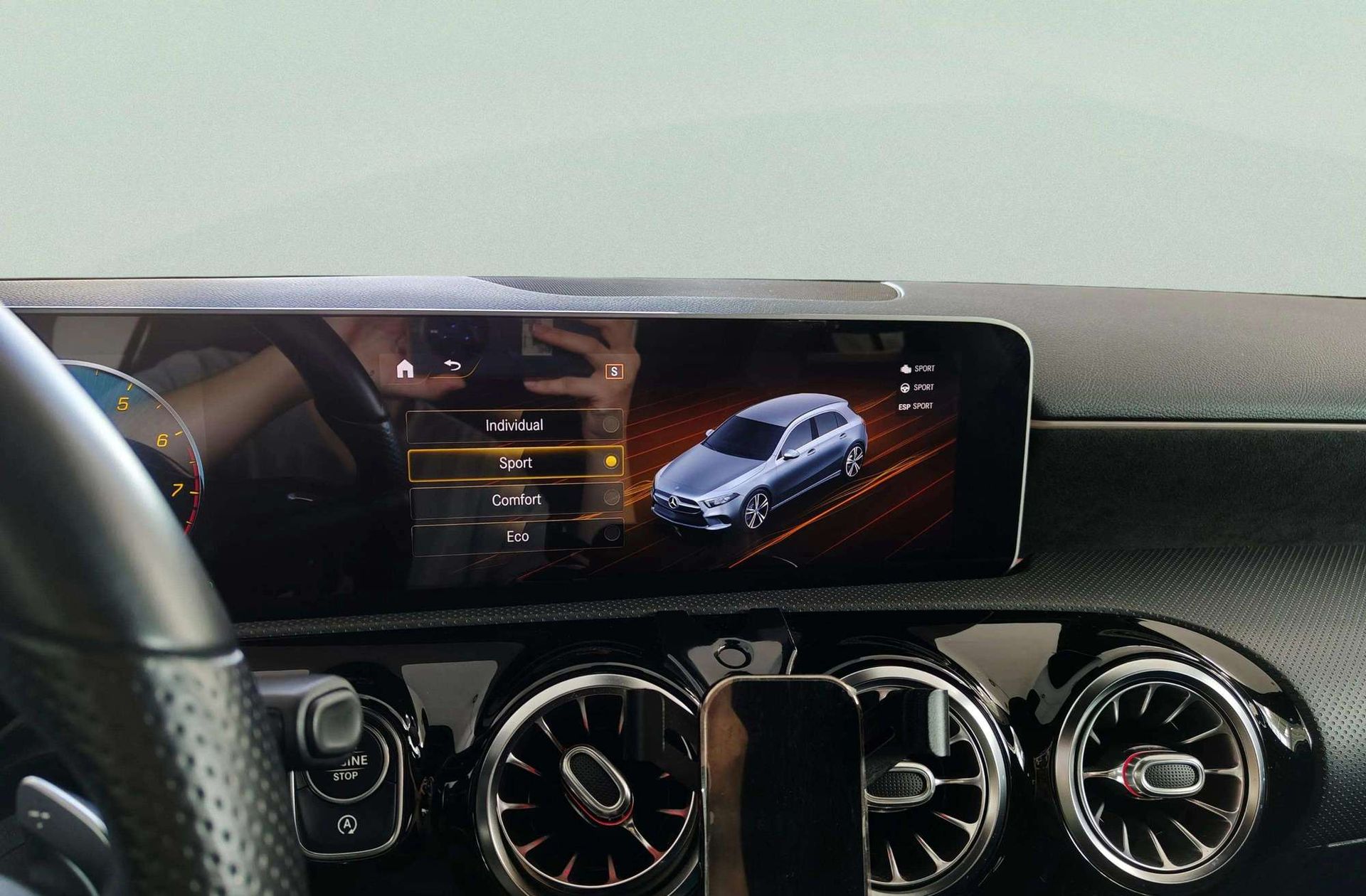 Mercedes-Benz Clase A 220 Pack AMG - foto 12