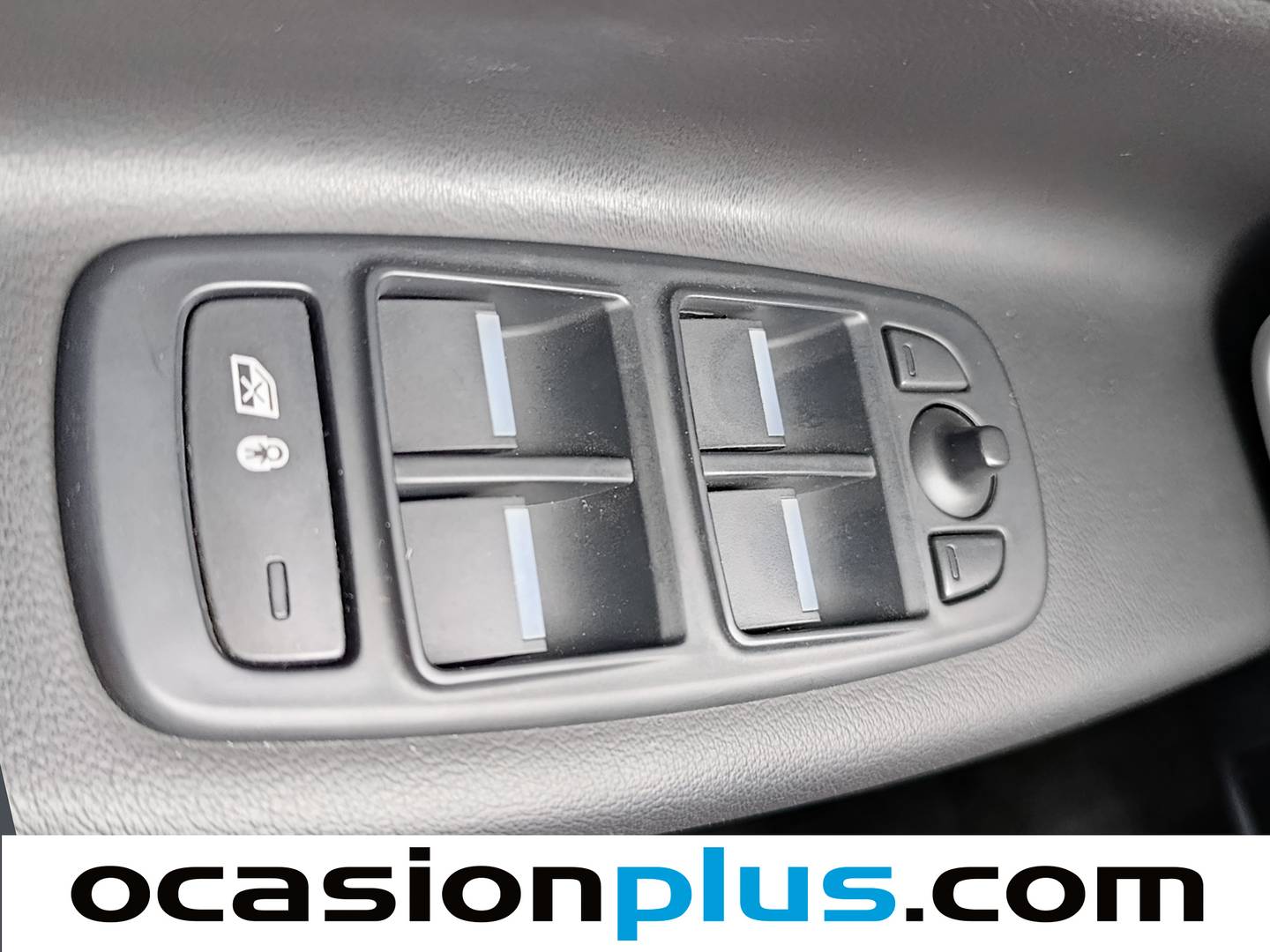 Foto Jaguar XE Jaguar XE 2.0 Diesel R-Sport RWD Auto (180 CV)