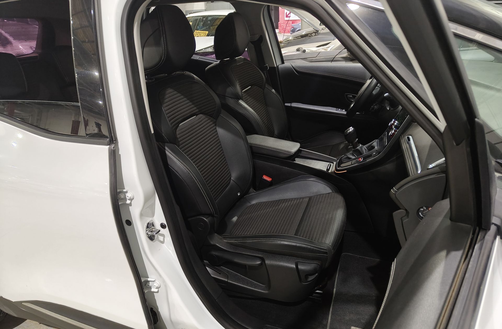 Renault Scénic Zen TCe GPF - foto 19