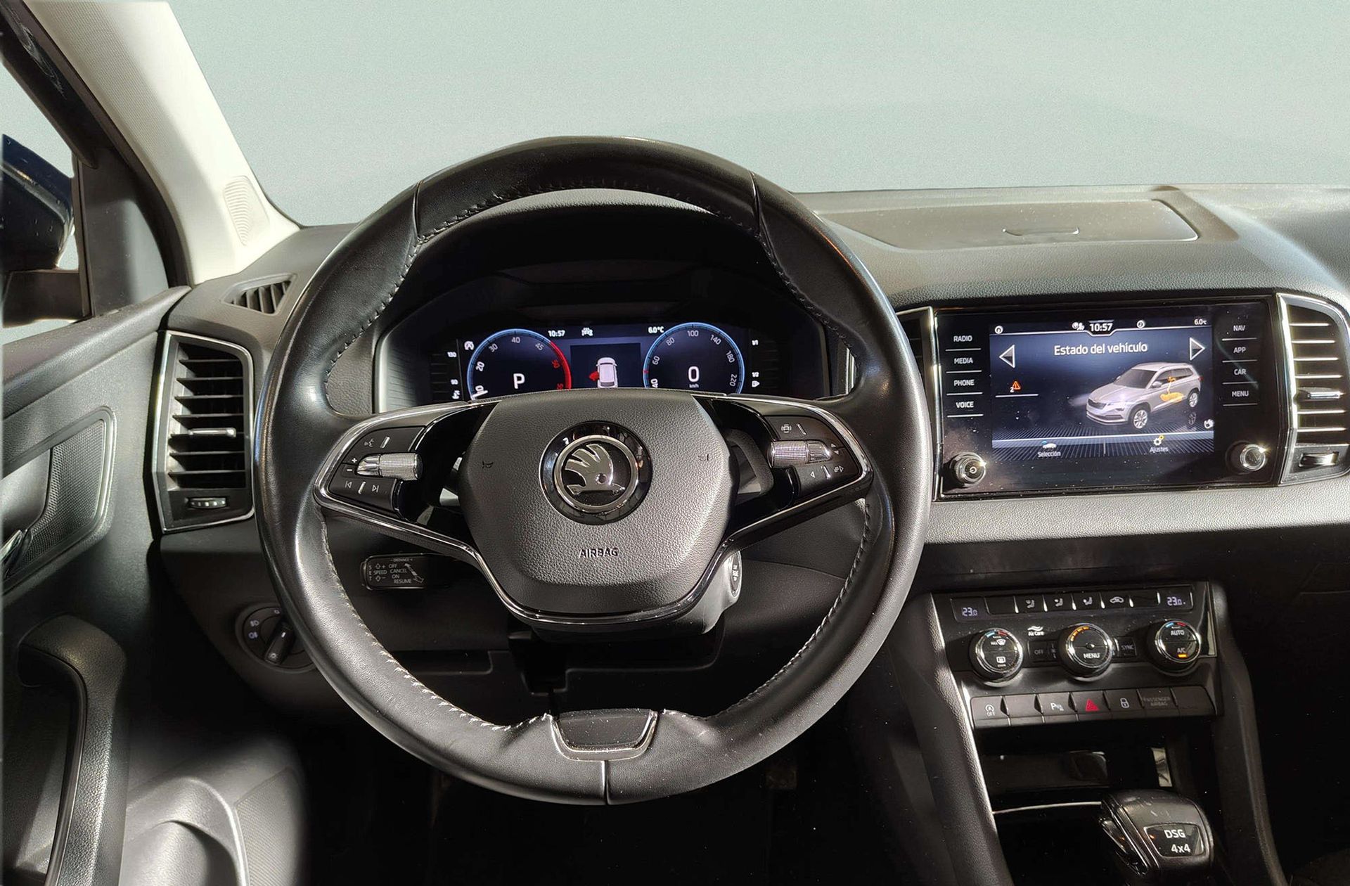 Škoda Karoq 2.0 TDI Ambition 4x4 DSG - foto 24