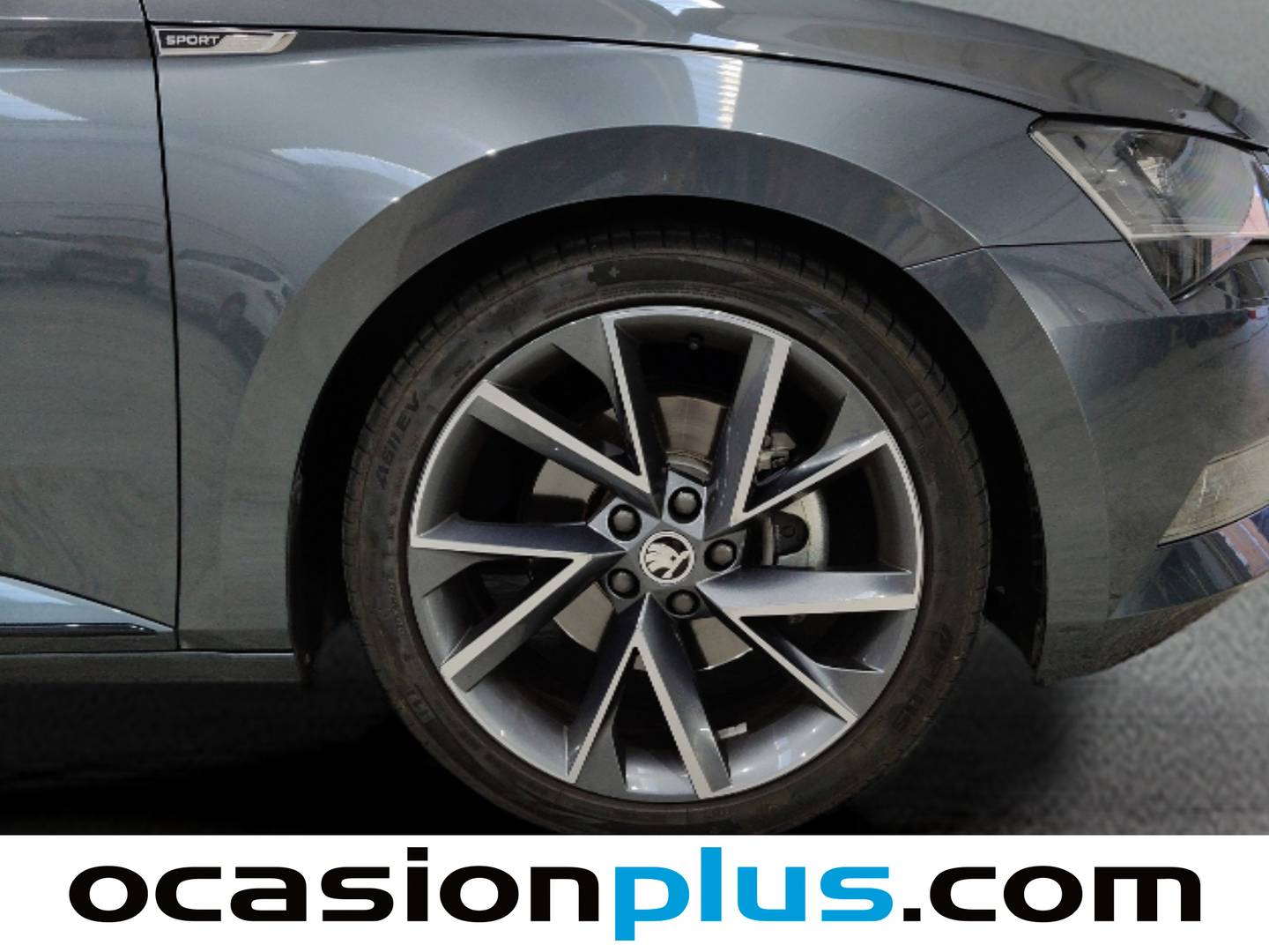 Skoda Superb Skoda Superb Combi 2.0 TDI Sport Line DSG (190 CV) automático