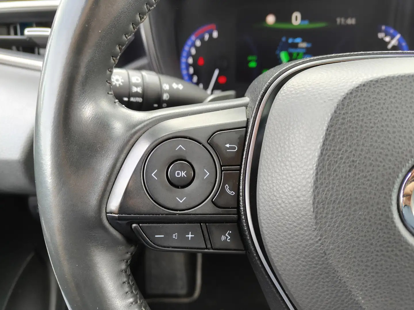 Foto Toyota Corolla Toyota Corolla 180H Advance E-CVT (180 CV)