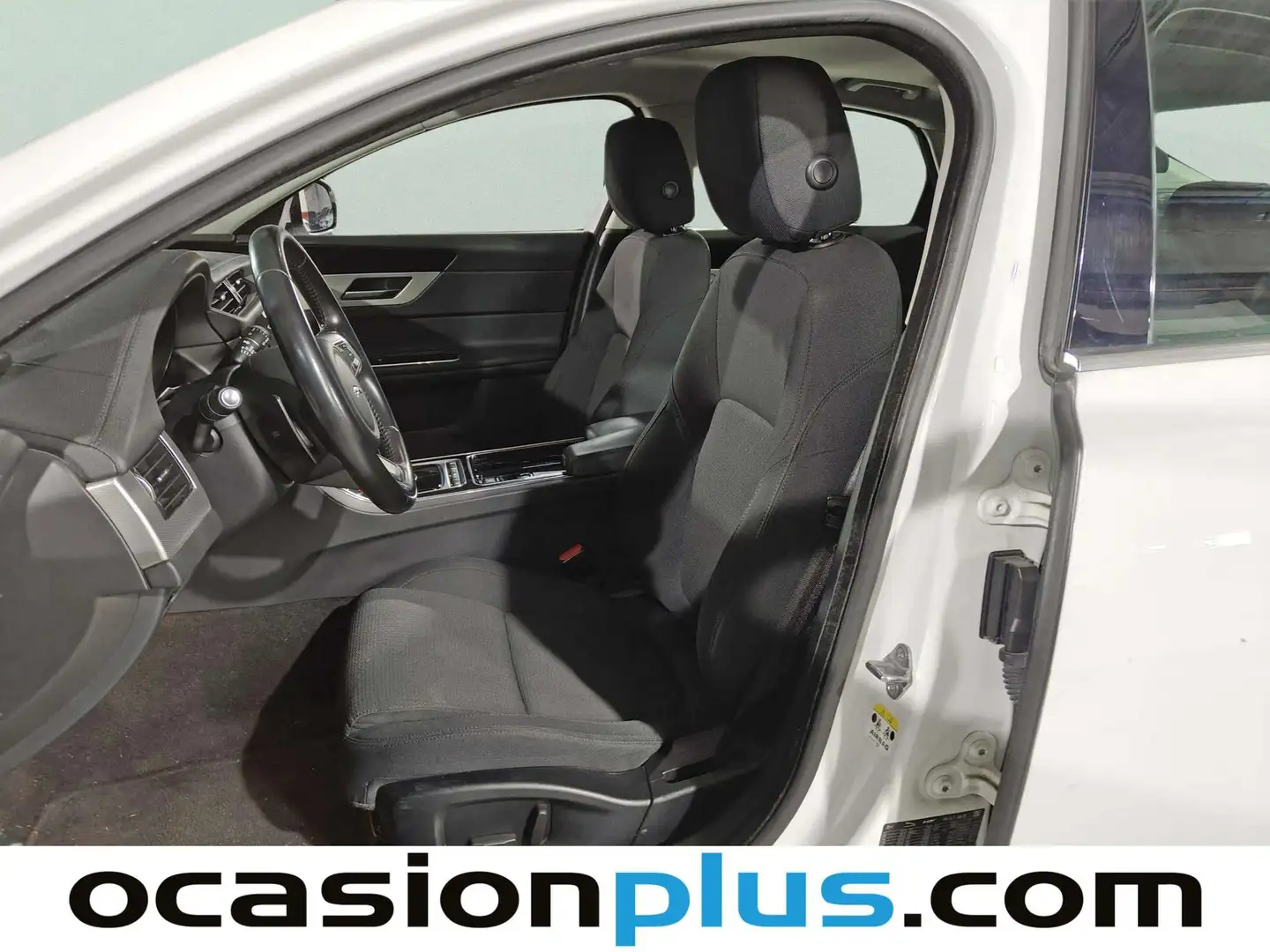 Foto Jaguar XF Jaguar XF 2.0 D Pure Auto (180 CV)