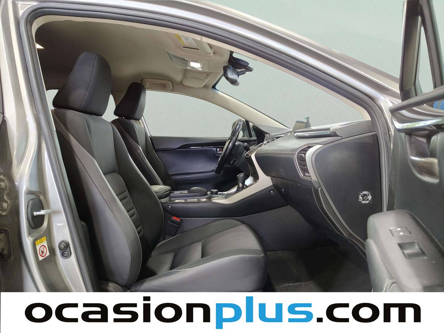 Lexus NX Lexus NX 300h Corporate 2WD + Navibox (197 CV) automático