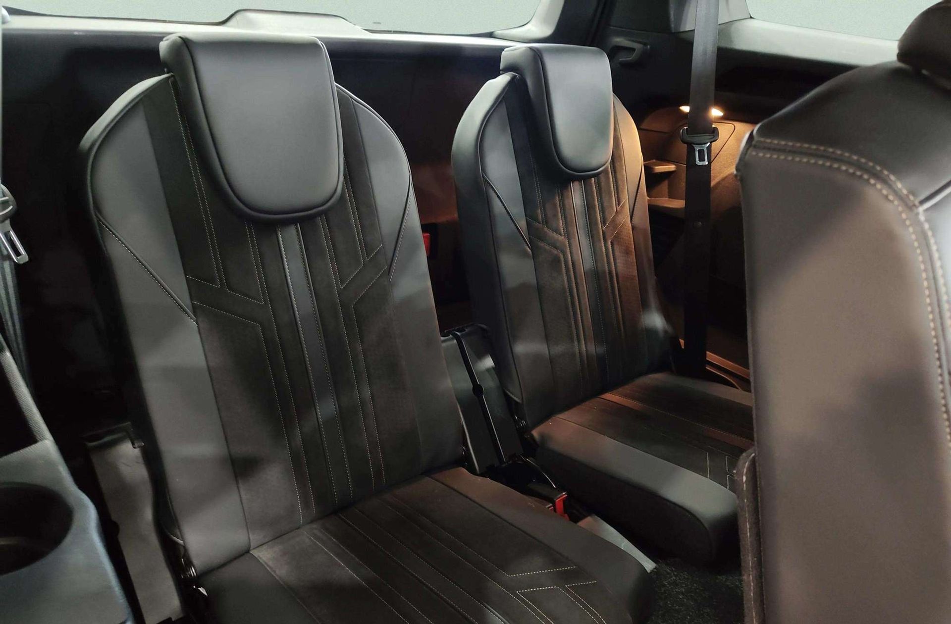 Peugeot 5008 BlueHDi 180 GT EAT8 7 plazas - foto 7