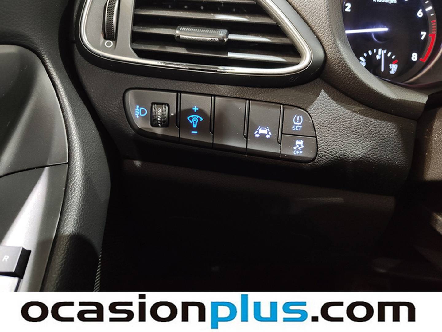 Foto Hyundai i30 Hyundai i30 1.4 MPI Essence (100 CV)