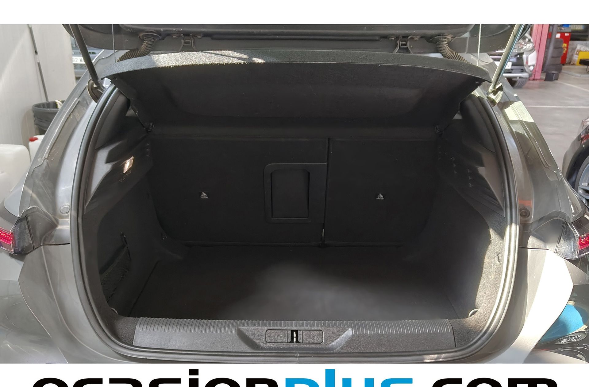 Peugeot 308 BlueHDi 130 Allure EAT8 - foto 21