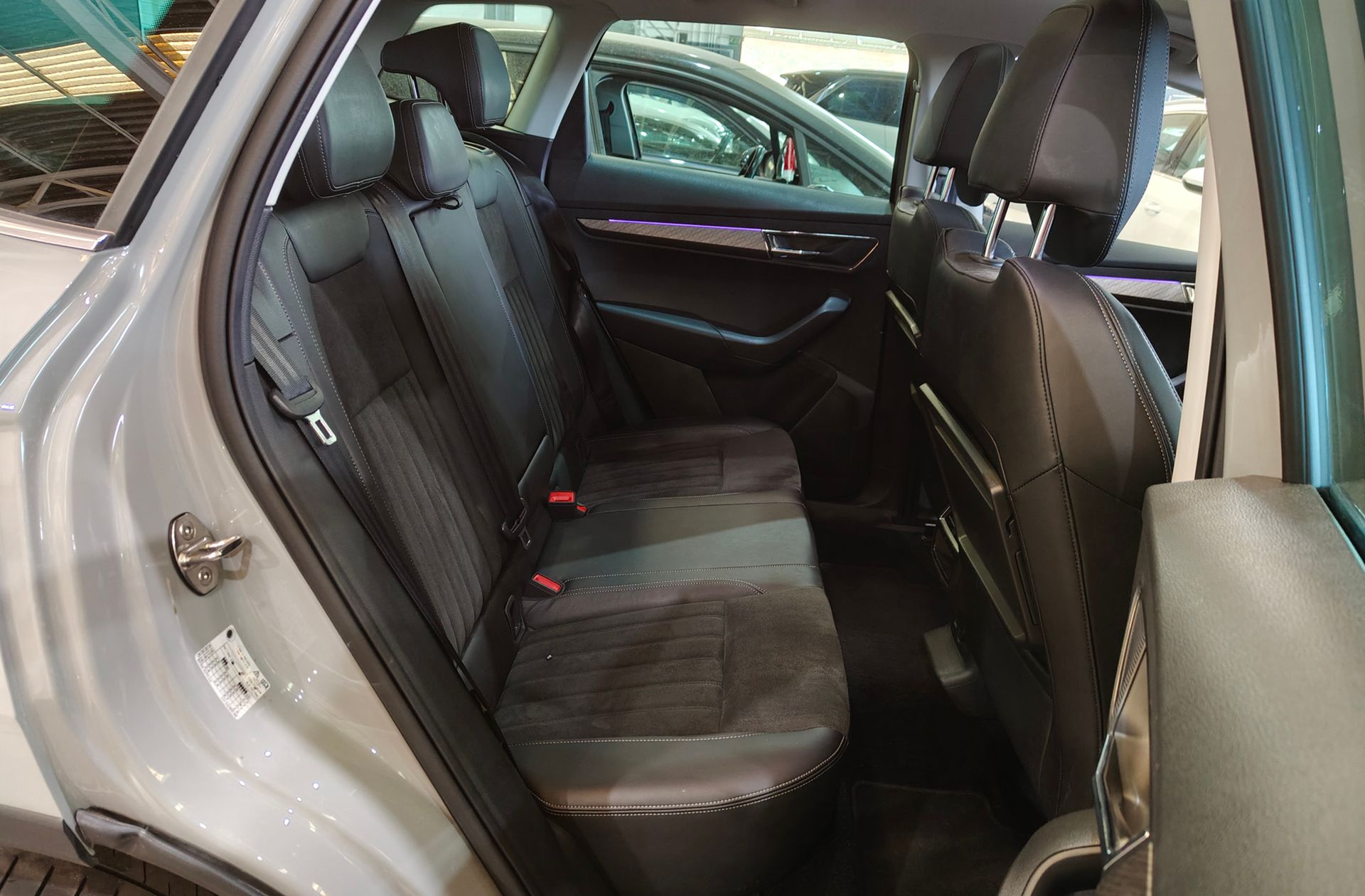 Škoda Karoq 1.5 TSI ACT Design DSG - foto 23
