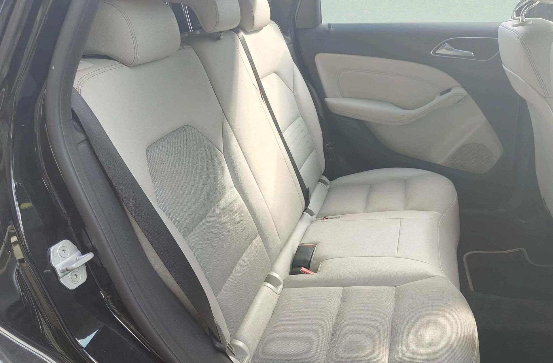 Mercedes-Benz Clase B 200 d - foto 17