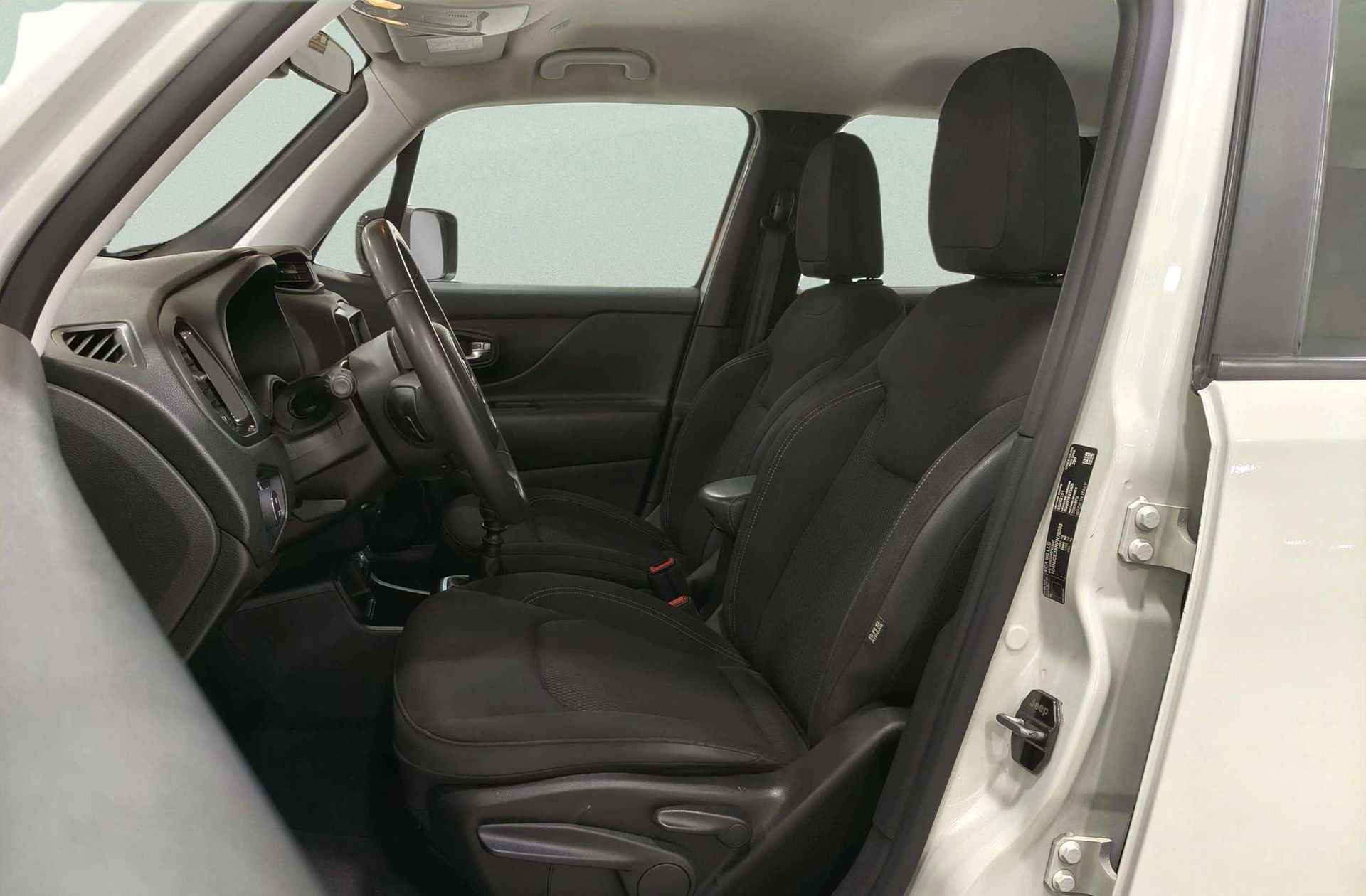 Jeep Renegade 1.0G Night Eagle II 4x2 - foto 9