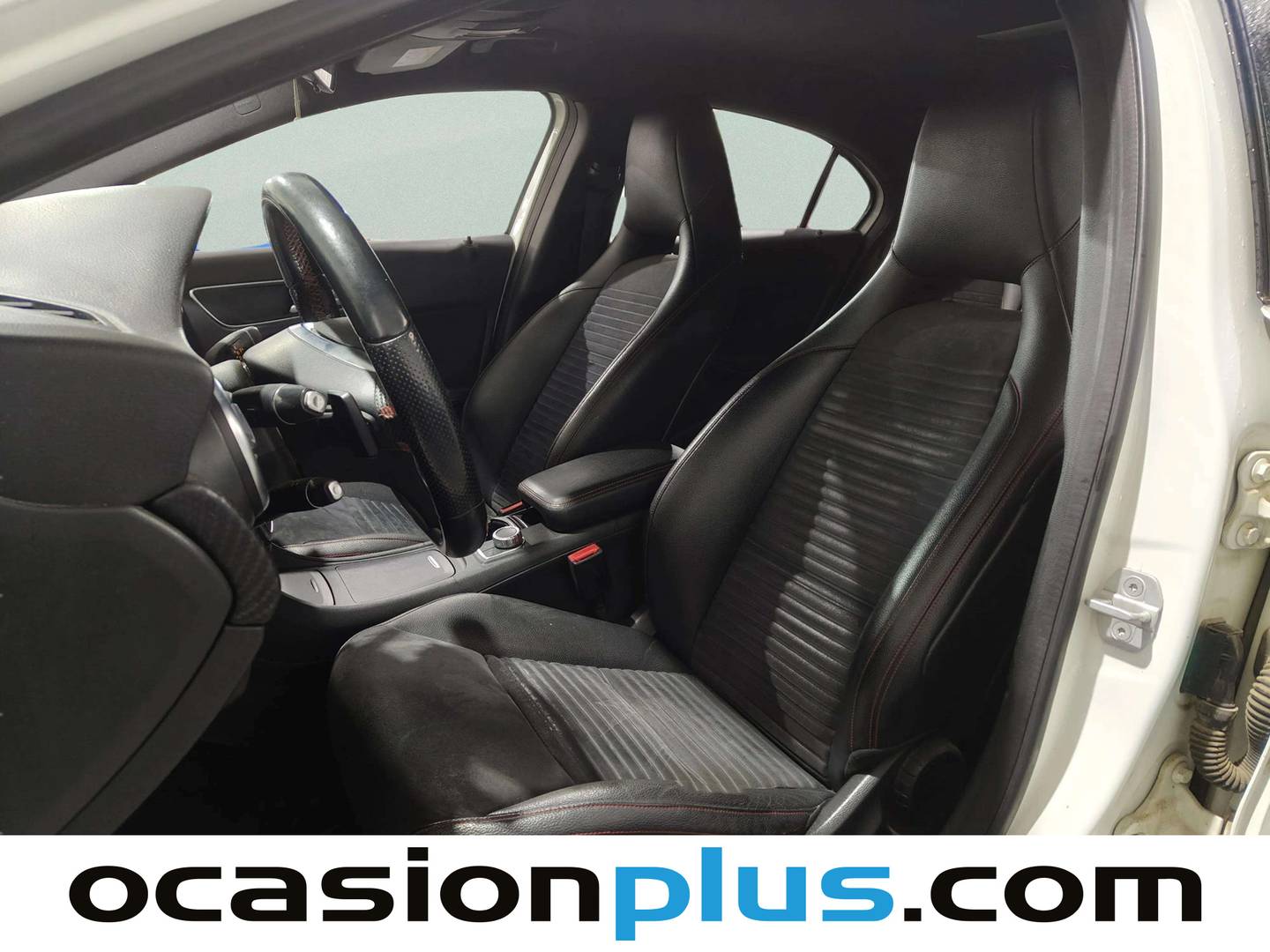 Foto asientos delanteros Mercedes Clase A Mercedes-Benz Clase A Clase A 180 CDI AMG Line (109 CV)