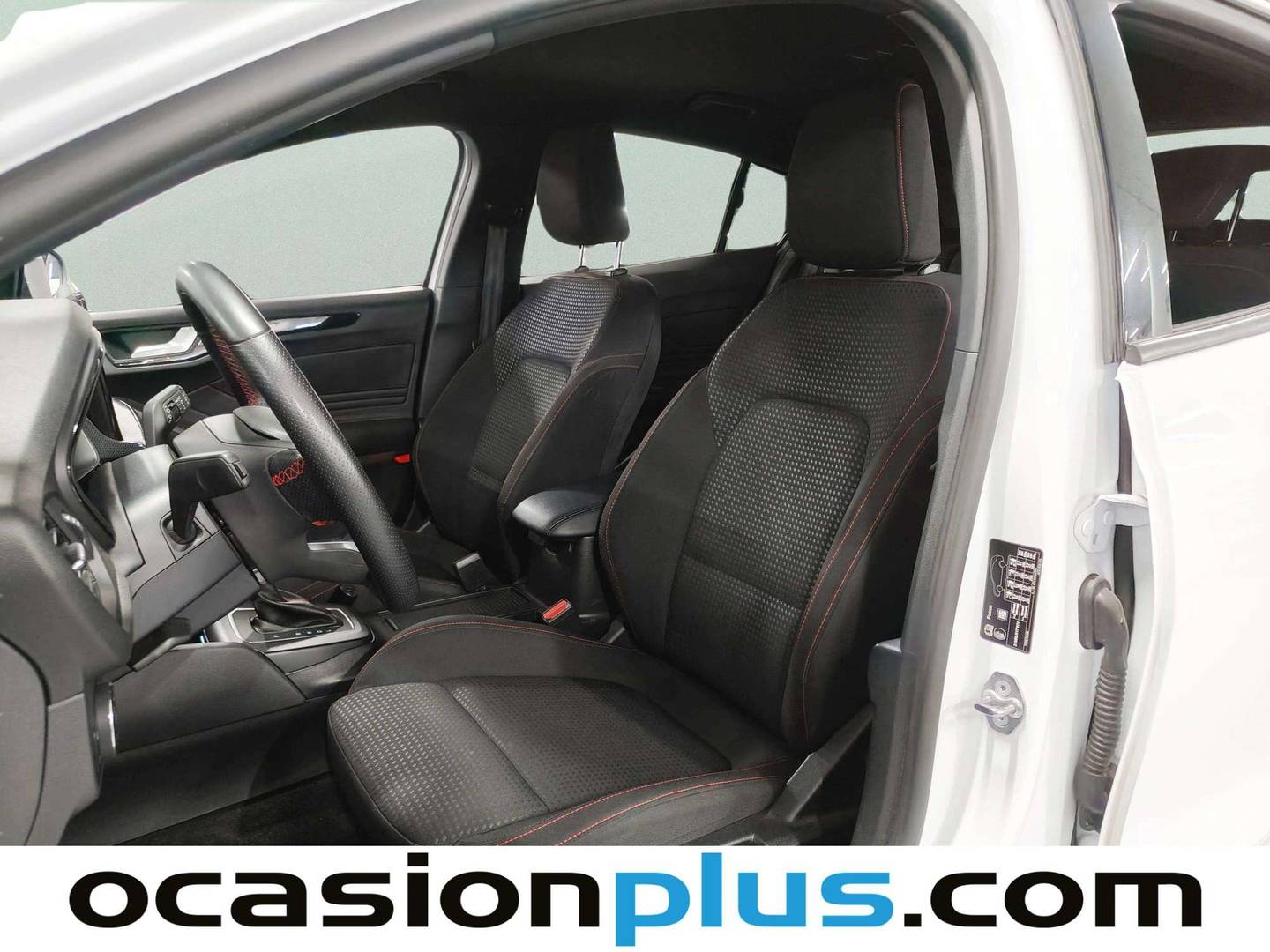 Foto asientos delanteros Ford Focus Ford Focus 1.0 Ecoboost MHEV ST-Line Auto (155 CV)