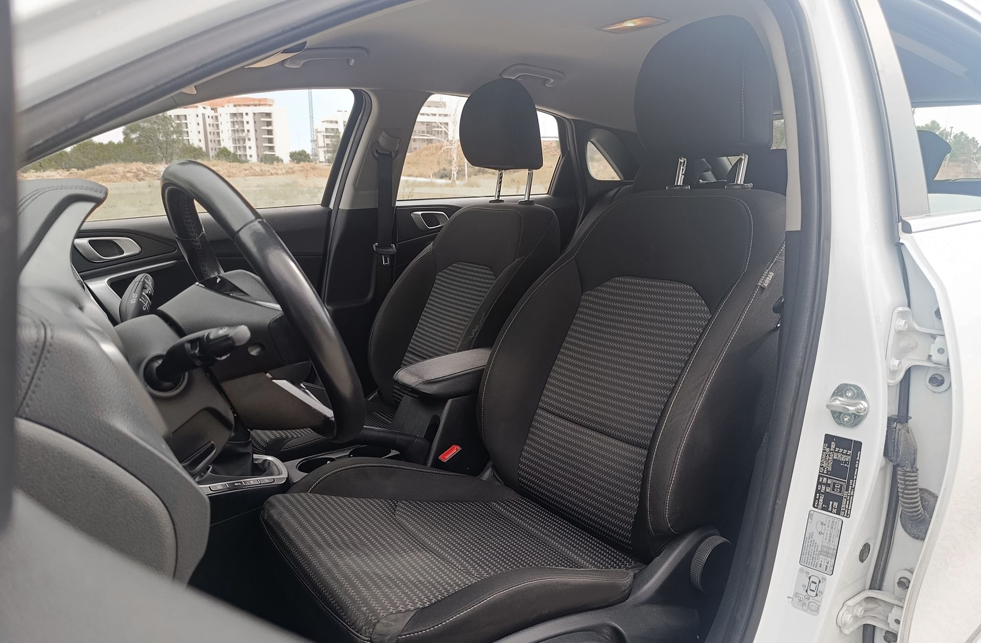 Kia Ceed 1.6 MHEV iMT Drive - foto 12