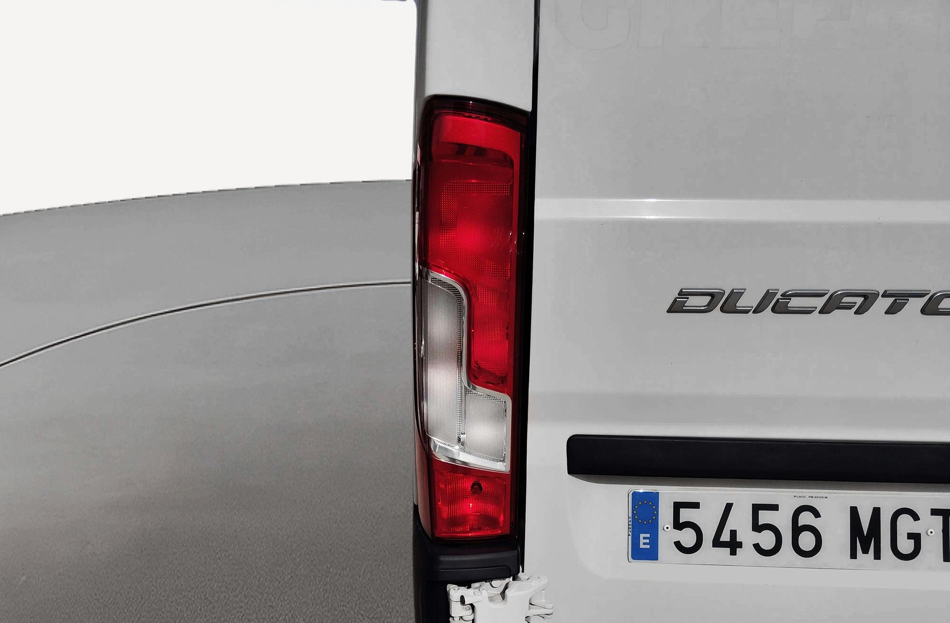 Fiat Ducato Furgon 35 2.2 MultiJet L3H2 - foto 14