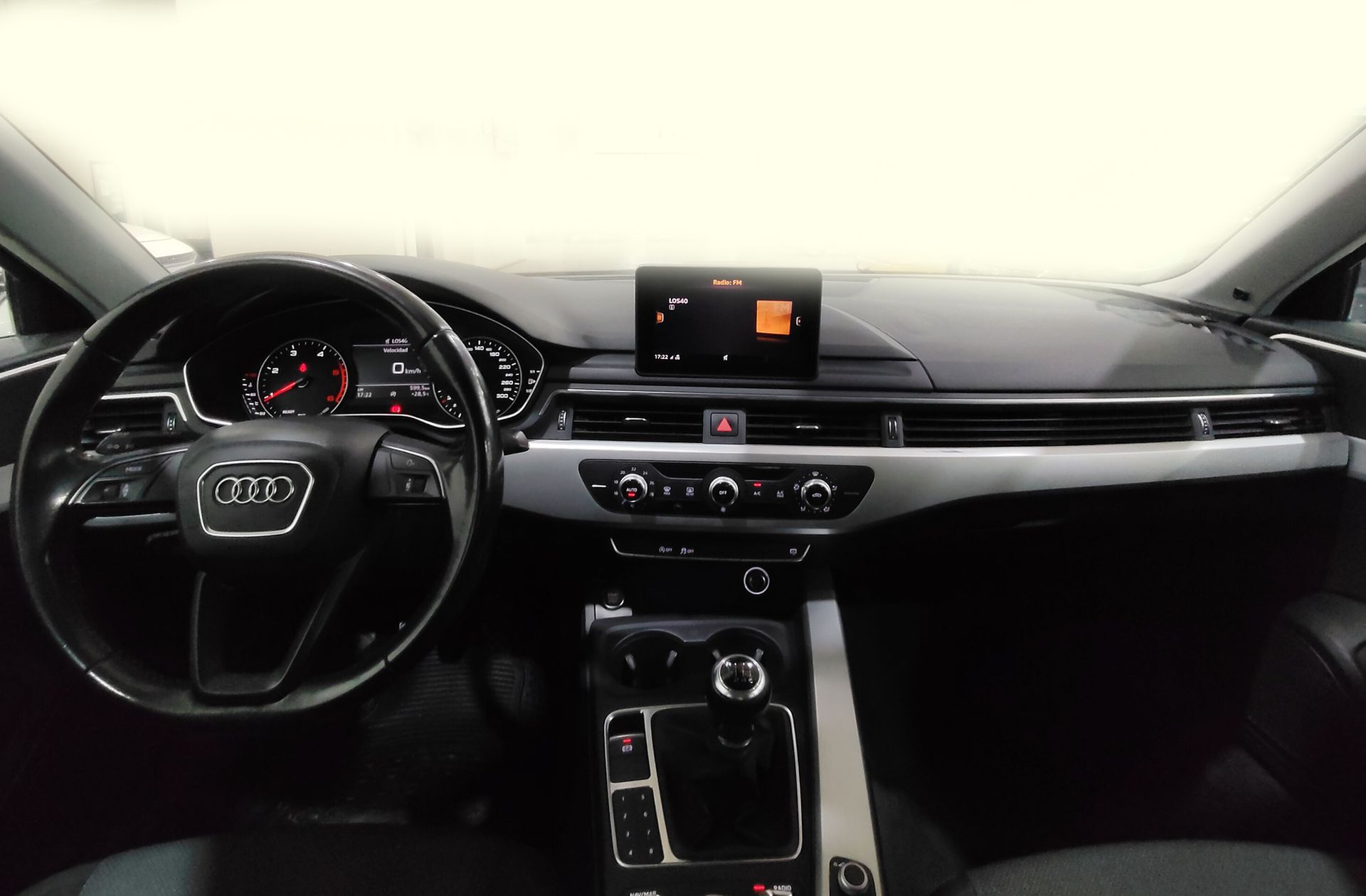 Audi A4 2.0 TDI - foto 6