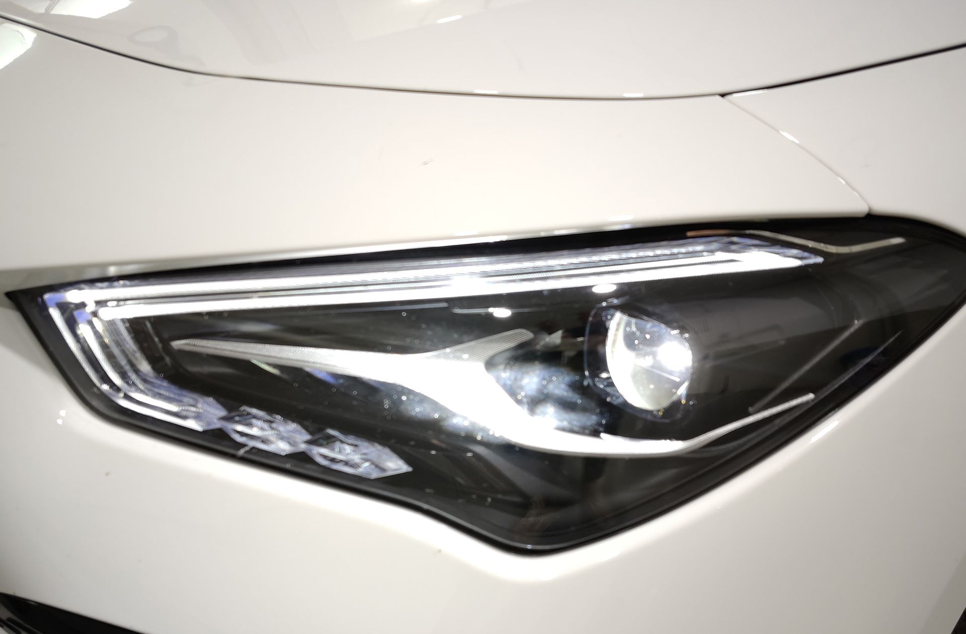 Mercedes-Benz CLA 220 d Pack AMG - foto 16