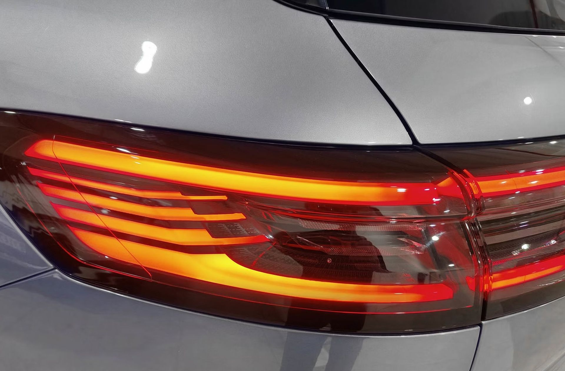 Geely Starray EM-i 1.5 PHEV Pro - foto 19