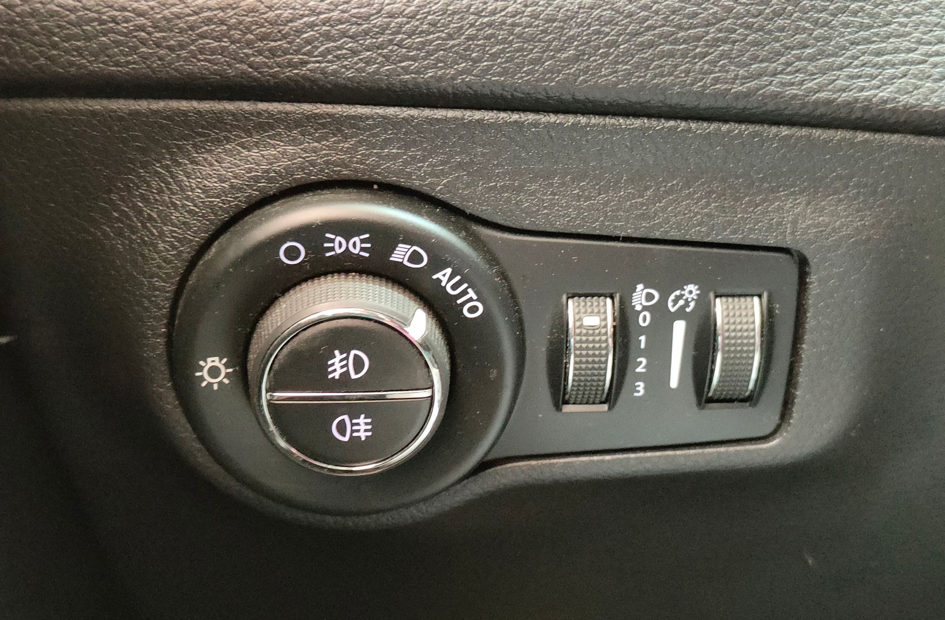 Jeep Compass 1.4 MultiAir Longitude 4x2 - foto 24