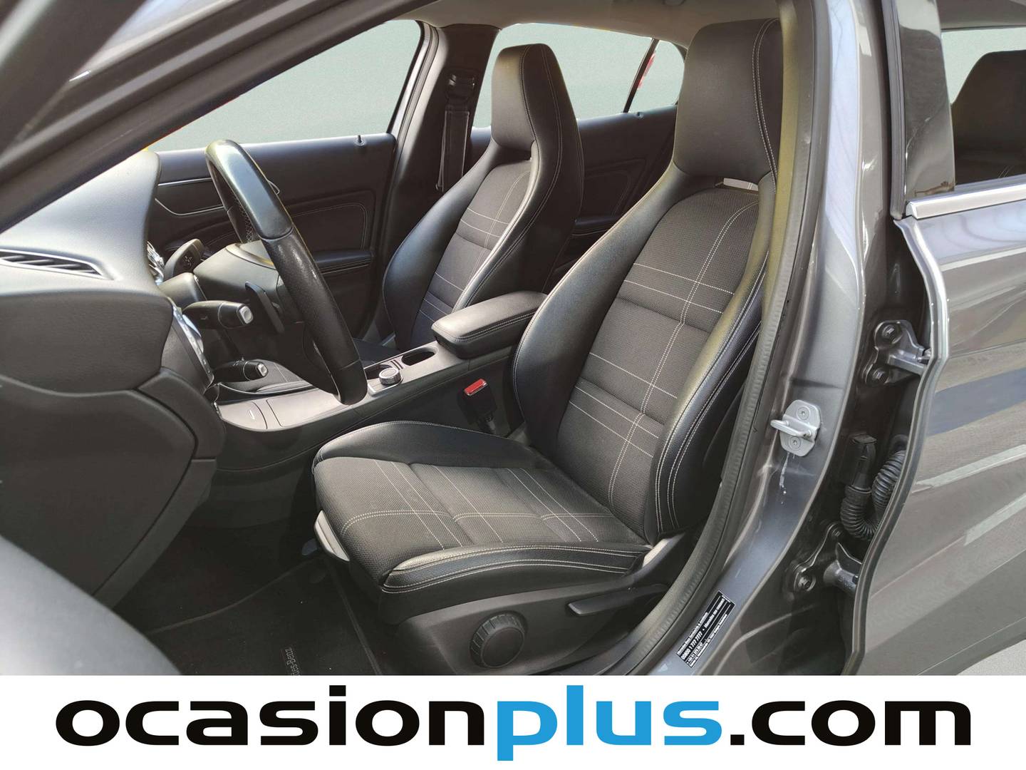 Foto asientos delanteros Mercedes GLA Mercedes GLA GLA 200 d Urban (136 CV)