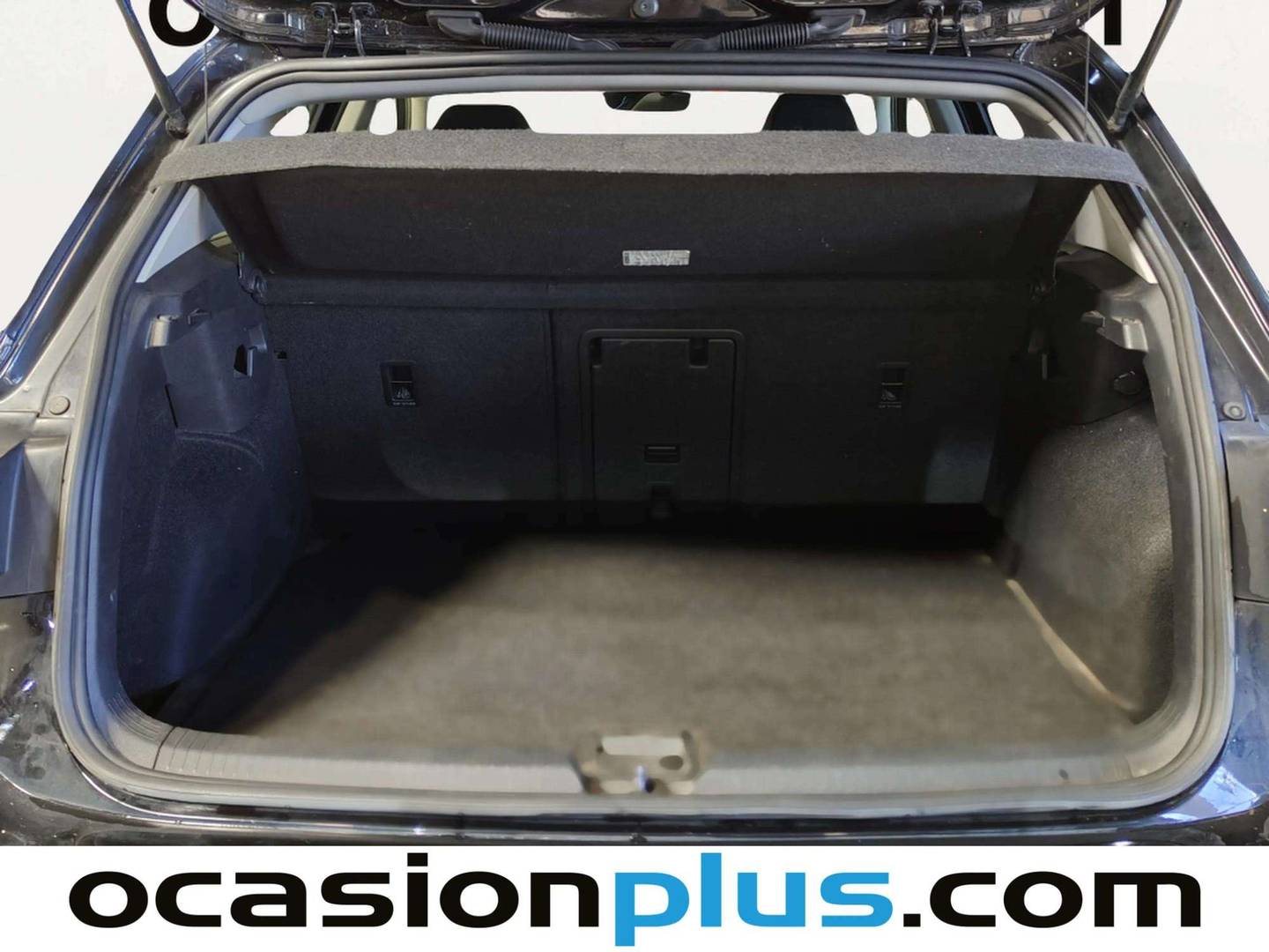 Fotos maletero Volkswagen Golf Volkswagen Golf Life 1.0 TSI (110 CV)