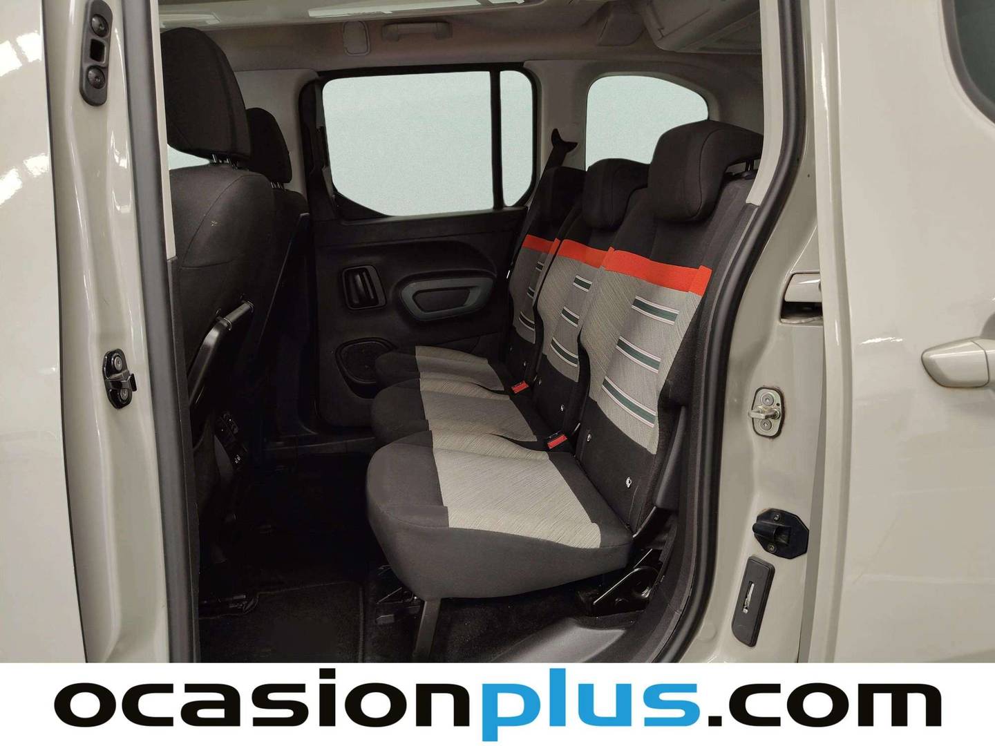 Foto asientos traseros Citroën Berlingo Citroën Berlingo BlueHDi 100 S&S Talla M Shine (102 CV)
