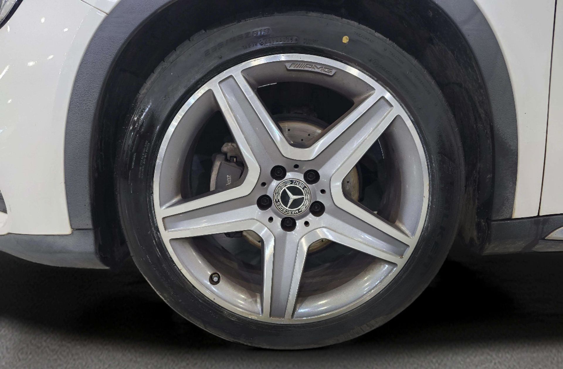Mercedes-Benz GLA 180 Pack AMG - foto 40