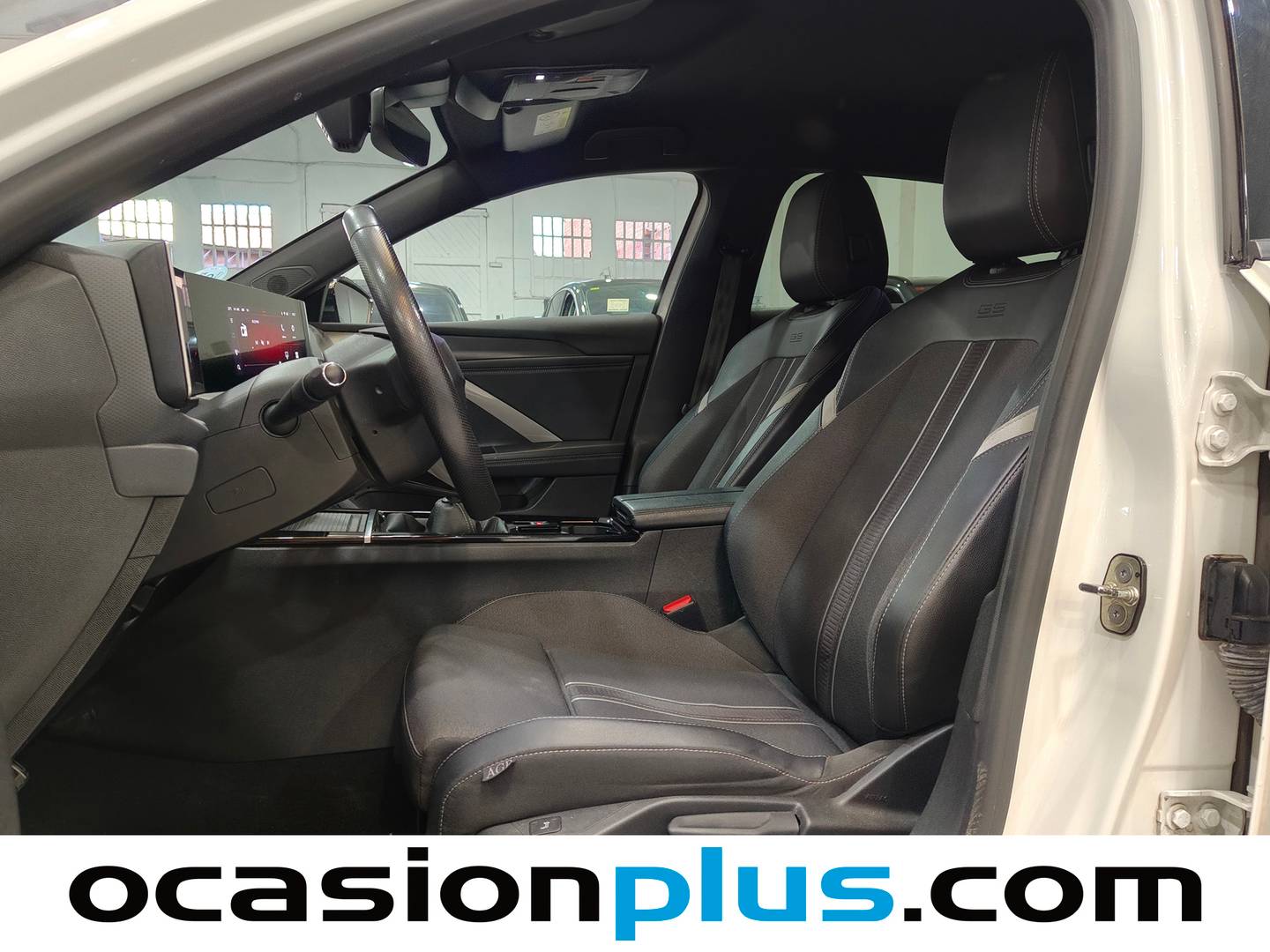 Foto asientos delanteros Opel Astra Opel Astra 1.2 Turbo XHT GS (130 CV)