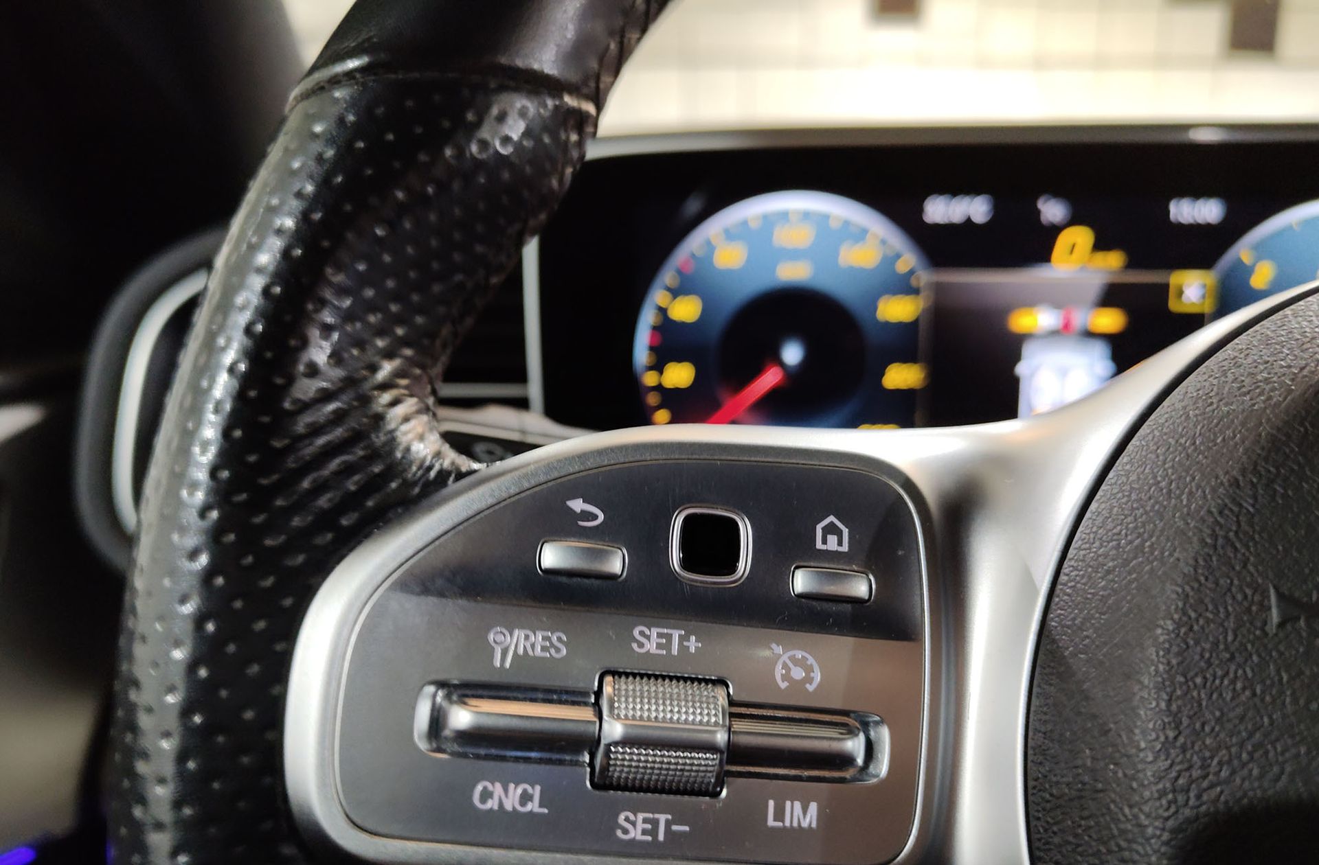 Mercedes-Benz GLE 300 d 4Matic Pack AMG - foto 31