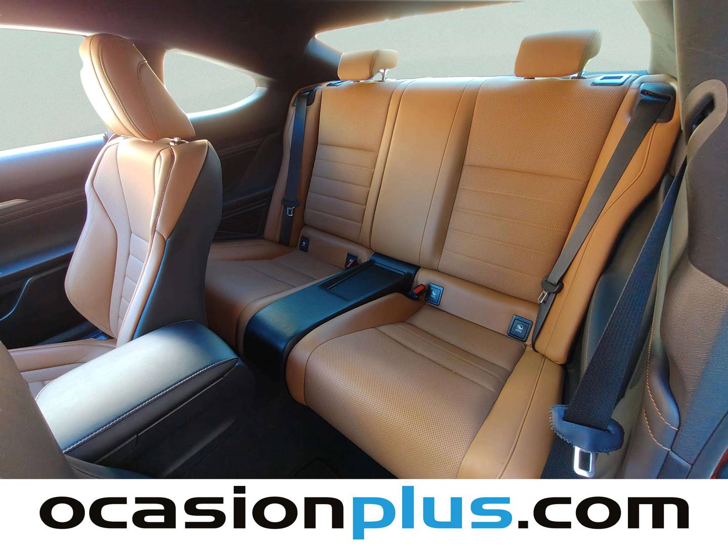 Foto asientos traseros Lexus RC Lexus RC 300h Business Navigation (223 CV)
