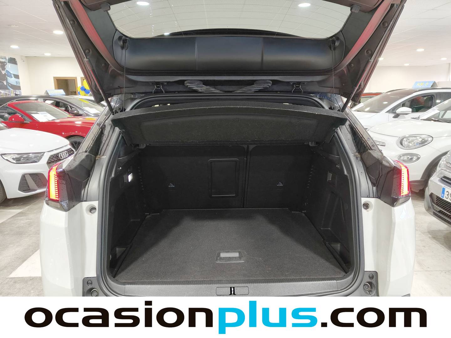 Foto Peugeot 3008 Peugeot 3008 PureTech 130 S&S GT Line (130 CV)