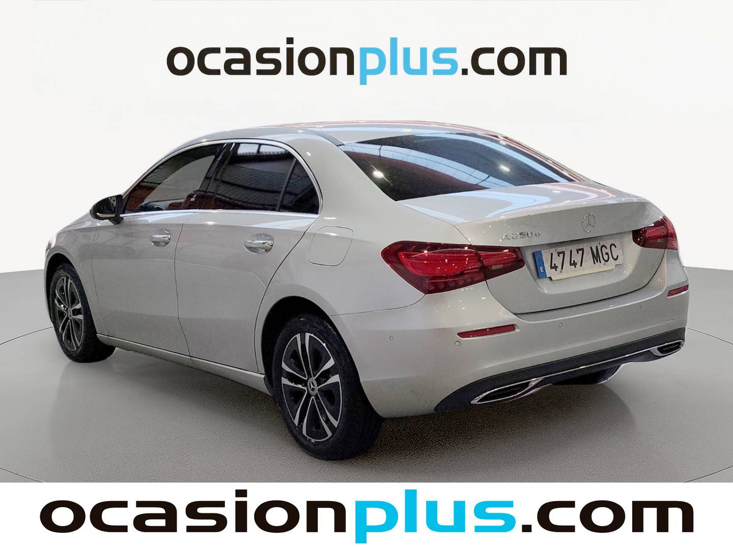 Foto trasera Mercedes Clase A Mercedes Clase A 250 e (218 CV) izquierda