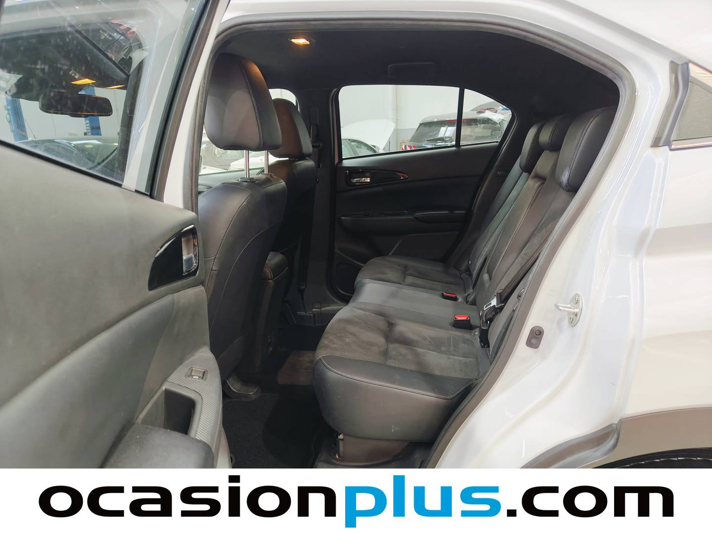 Foto asientos traseros Mitsubishi Eclipse Cross Mitsubishi Eclipse Cross 2.4 PHEV Kaiteki 4WD Auto (188 CV)