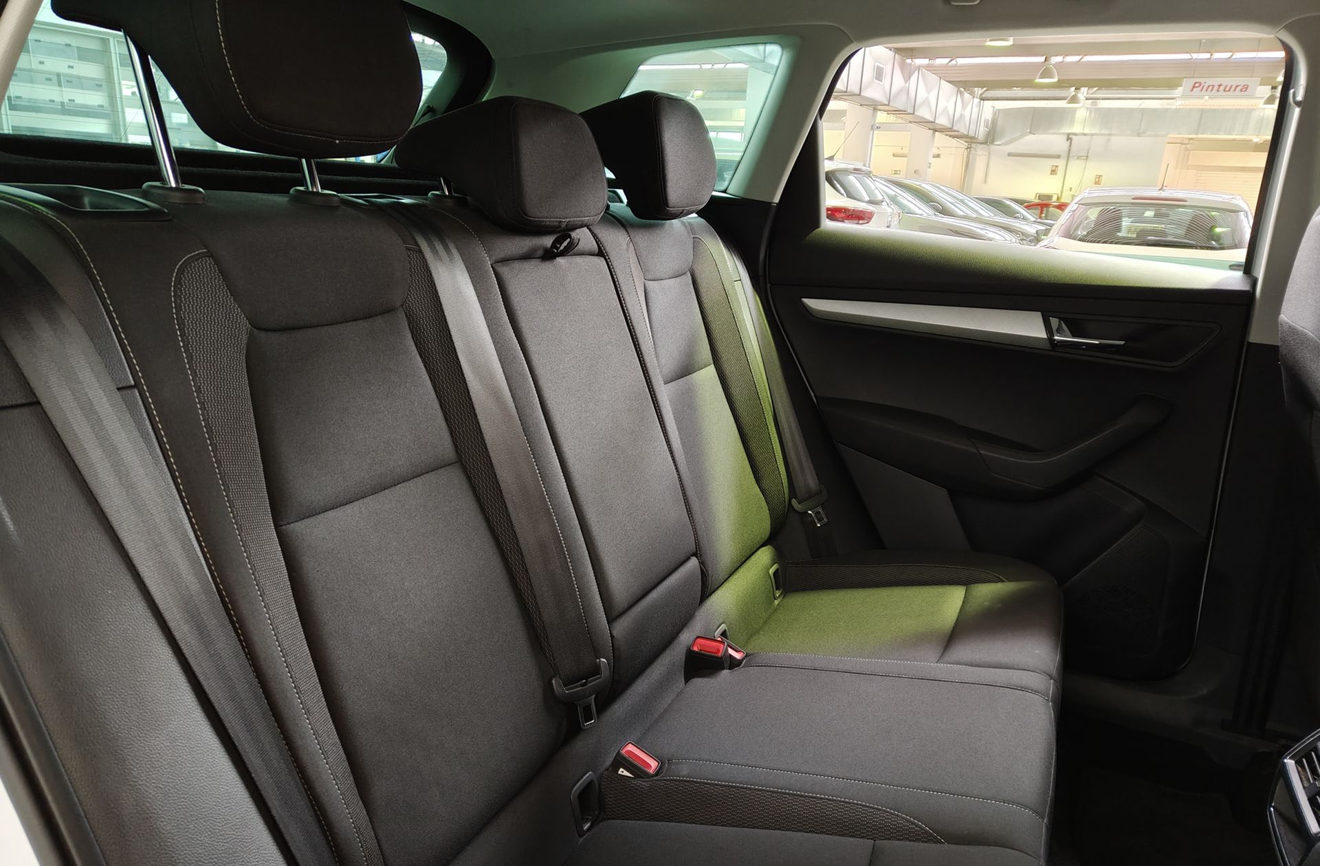Škoda Karoq 2.0 TDI Selection - foto 16