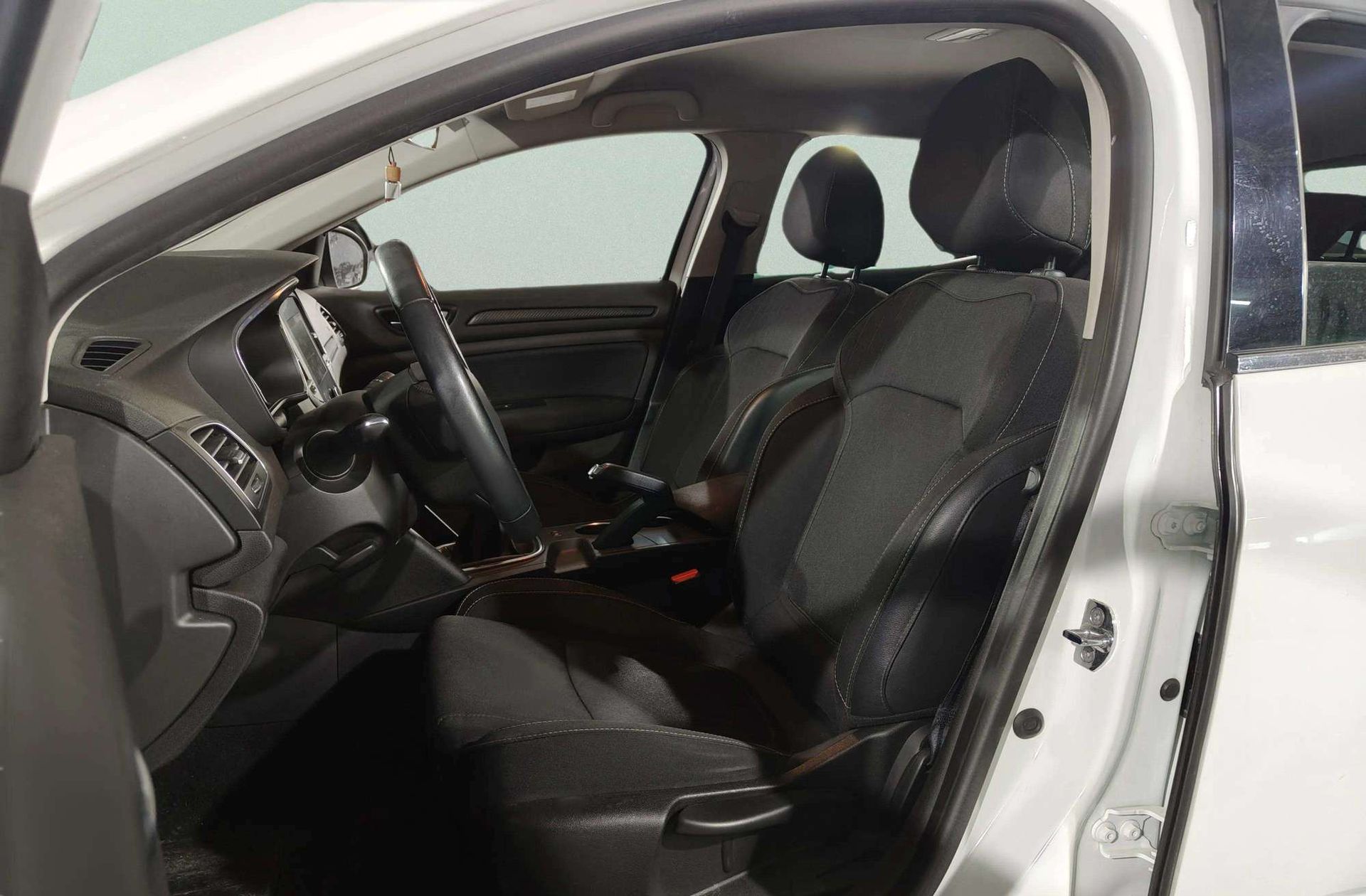 Renault Mégane Limited TCe GPF - foto 9