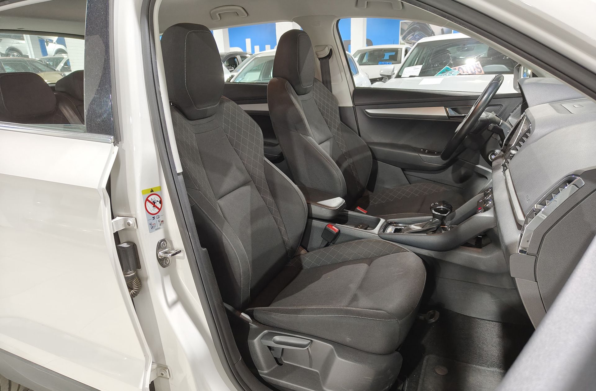 Škoda Karoq 2.0 TDI Ambition 4x4 DSG - foto 17