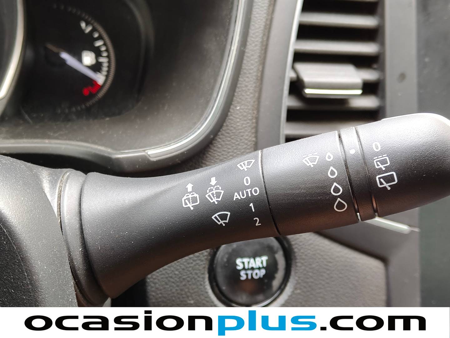 Equipamiento del Renault Mégane Renault Megane Tech Road Energy TCe (100 CV)