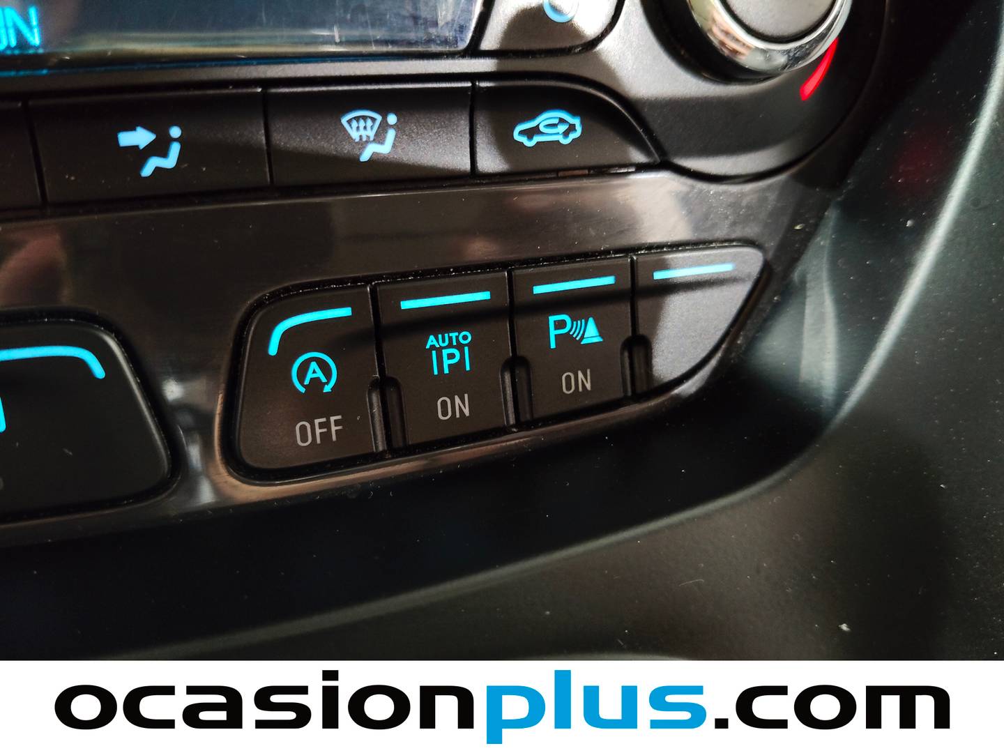 Extras y acabados del Ford Kuga Ford Kuga 2.0 TDCI S&S Titanium 4x2 (150 CV)